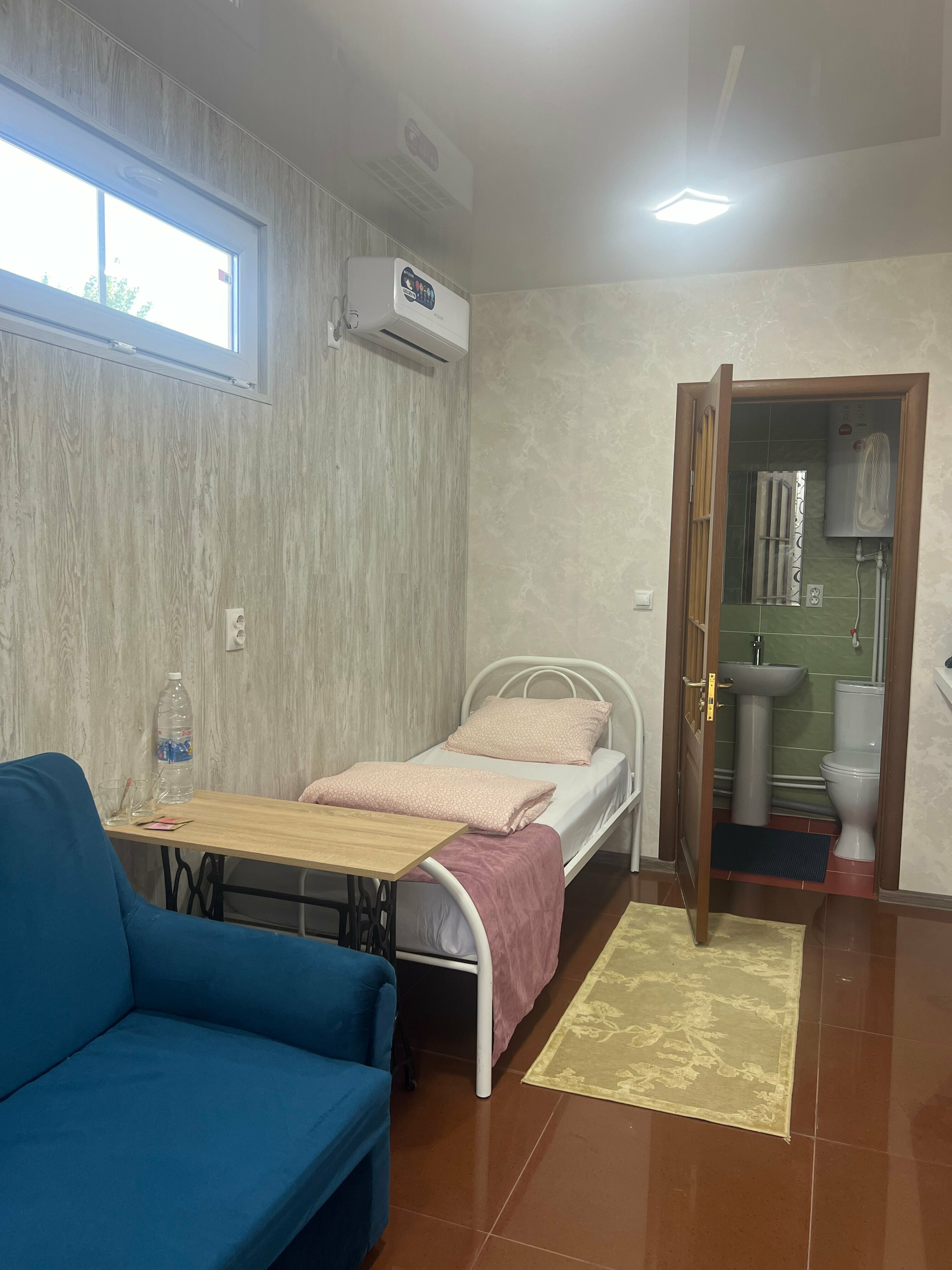 Двухместный номер эконом-класса с 2 отдельными кроватями