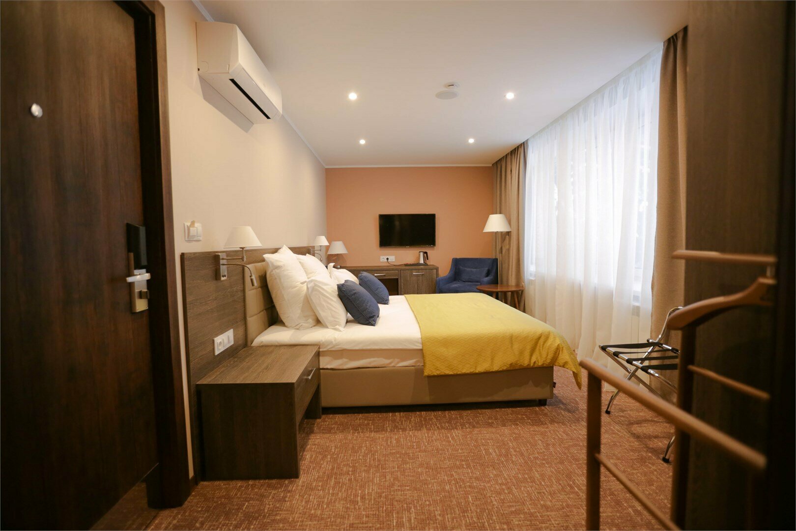 Джуниор Сьюит promo