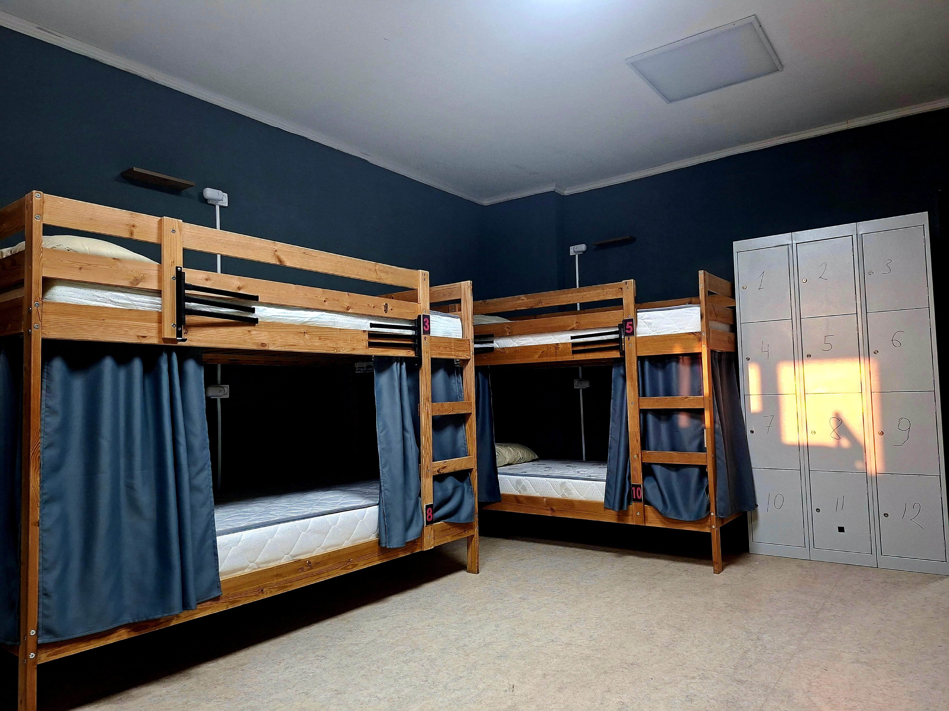 Общий 10-местный номер для мужчин и женщин