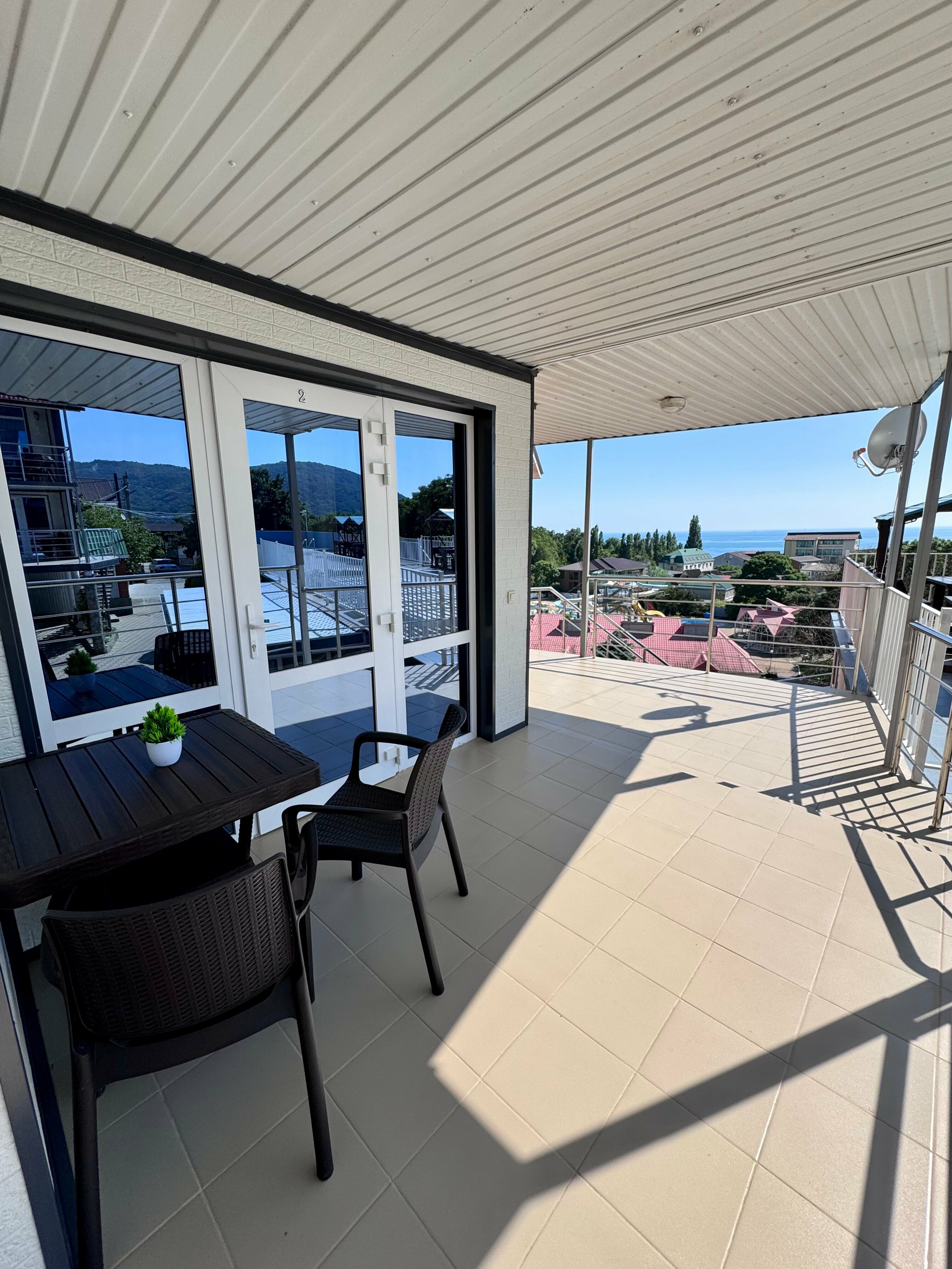 Трехместный номер с видом на море