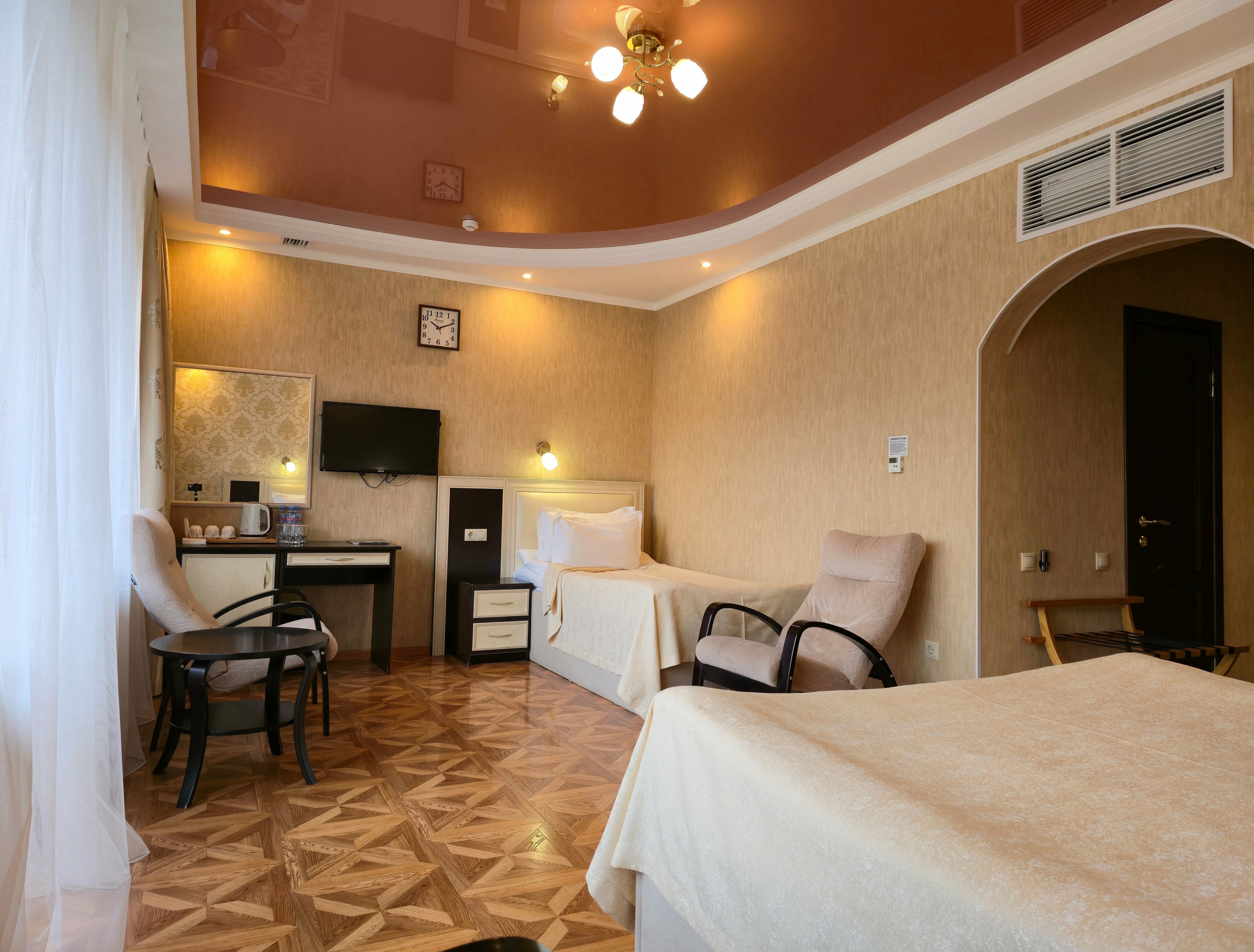 Улучшенный трехместный номер