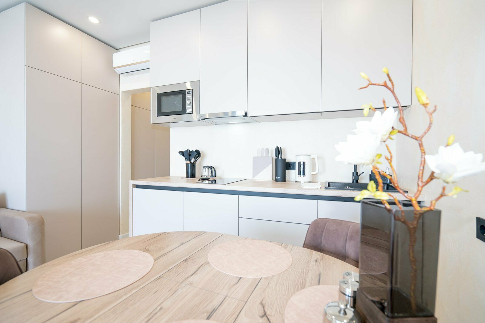 Дизайнерская студия  LS-LUX-SUN RAYS в Алуште - вид на море с 15 этажа