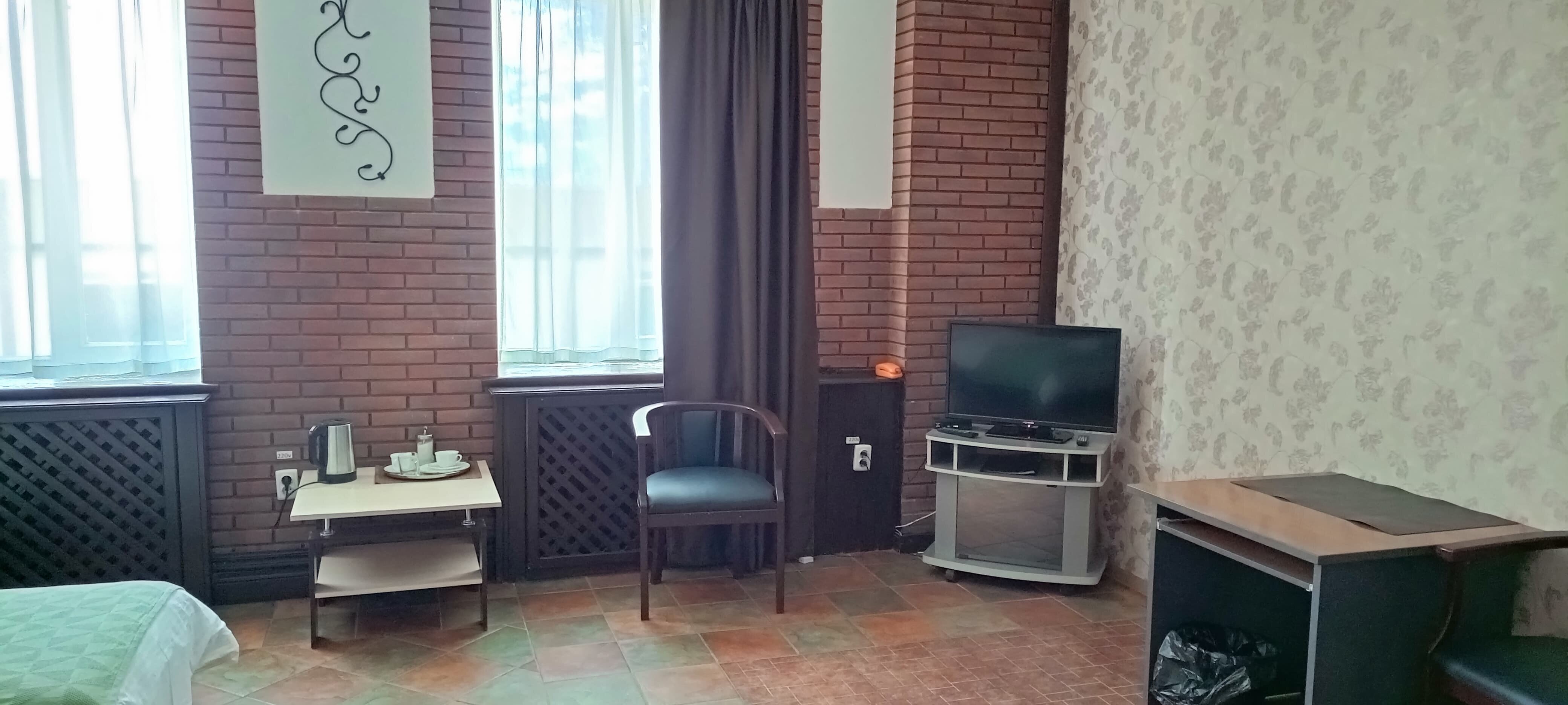 Трехместный номер «Комфорт» с душем