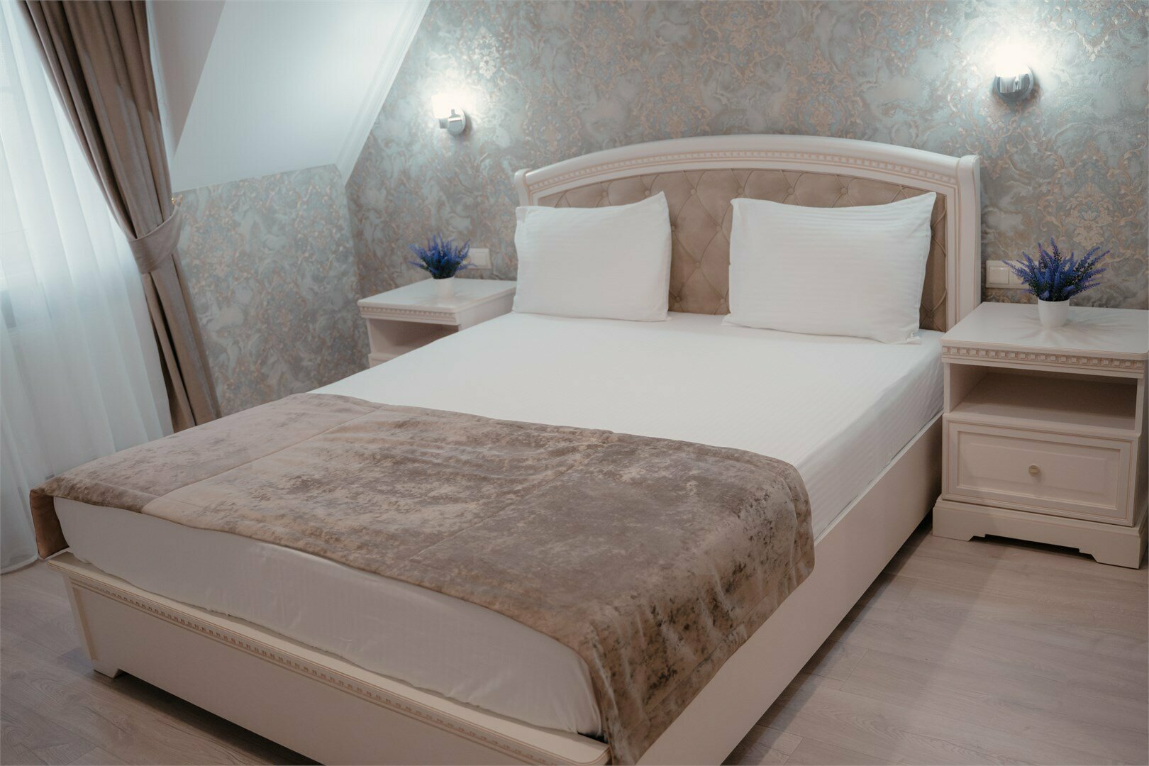 Номер полулюкс (Джуниор Сюит)