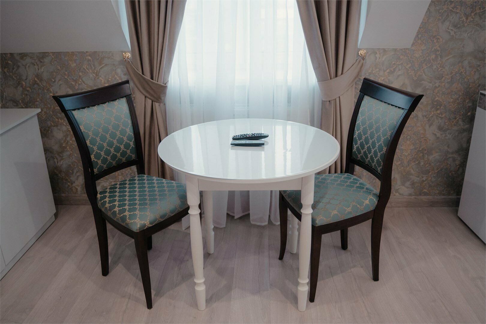 Номер полулюкс (Джуниор Сюит)