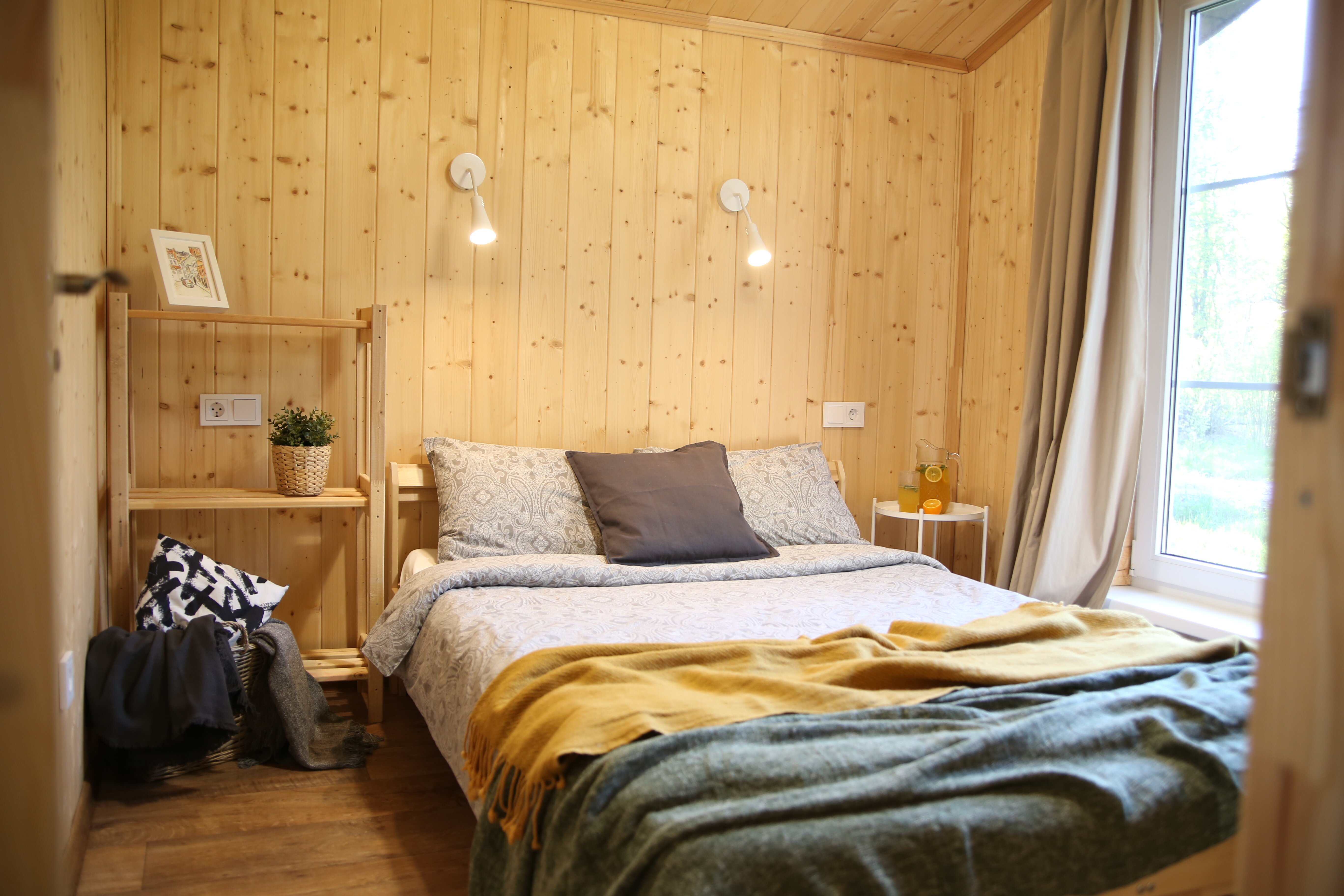 Ладога Хоум “Озеро”: Дом с большой террасой в лесу