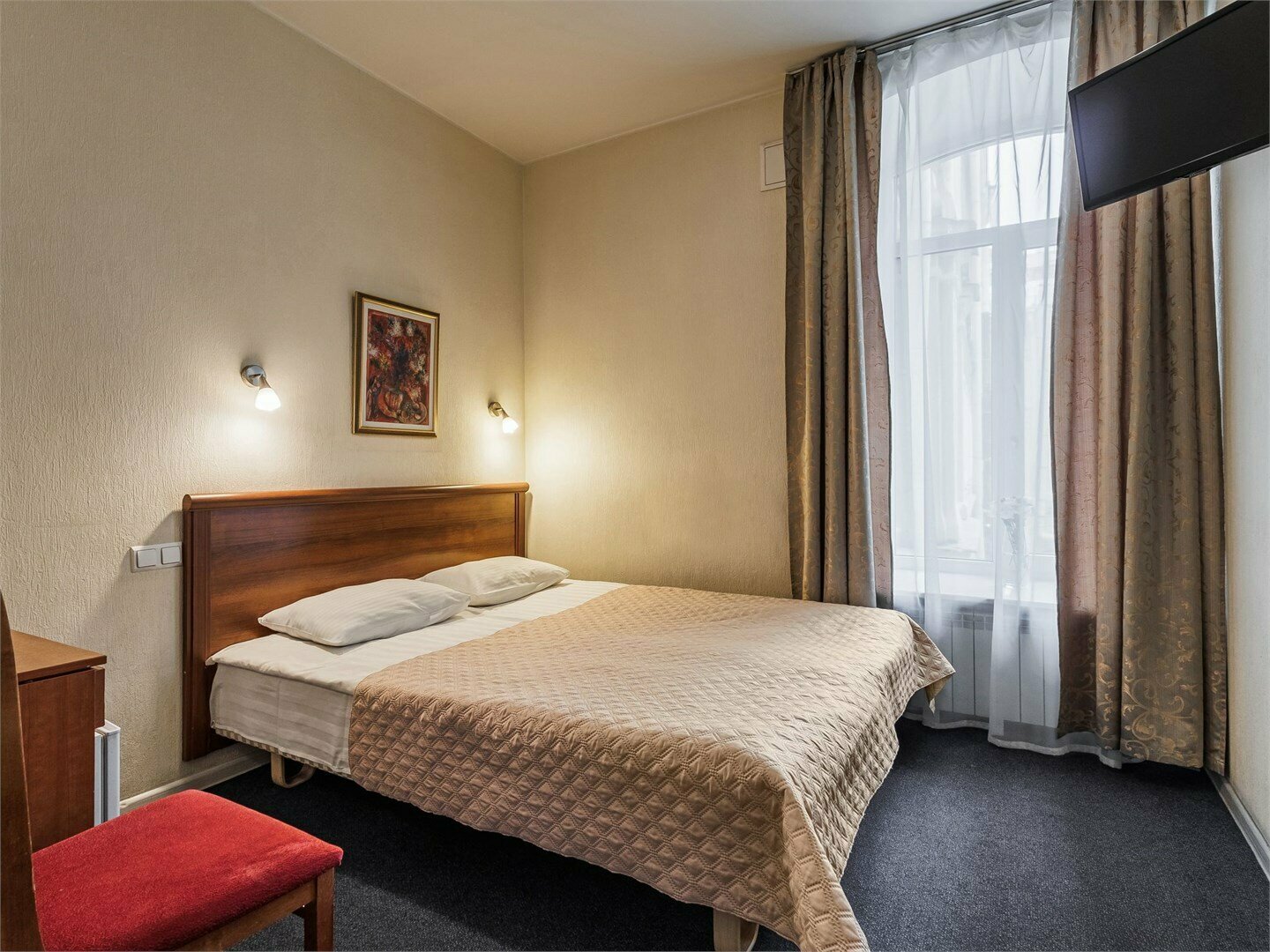 Стандартная комната с широкой кроватью