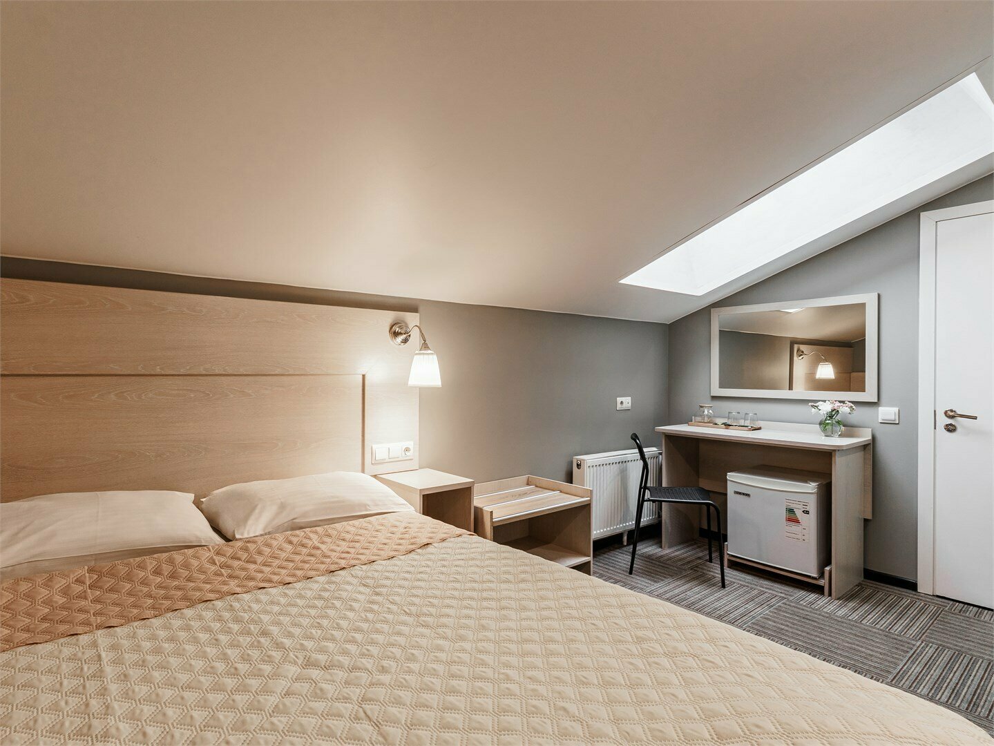 Комната эконом с широкой кроватью