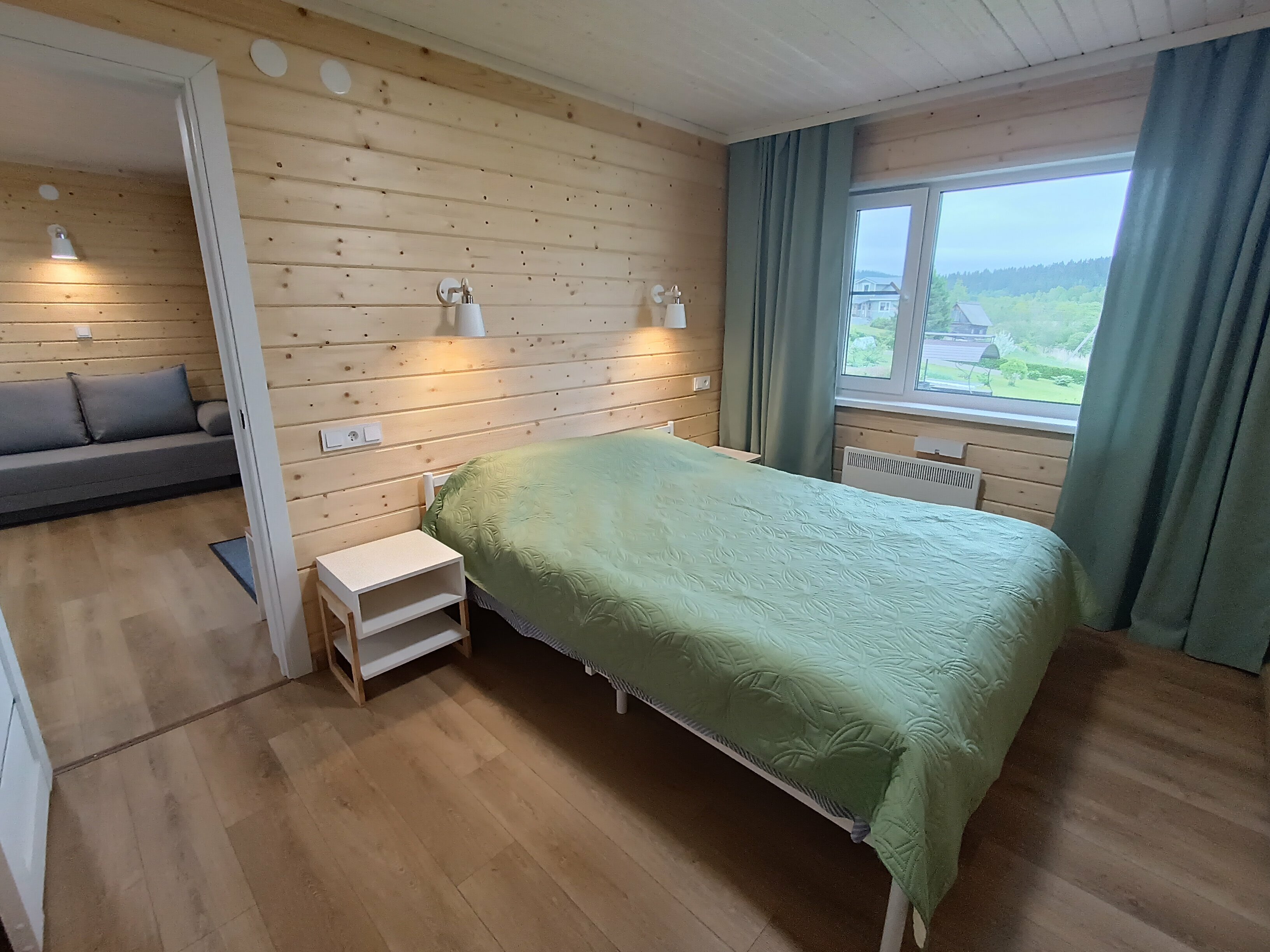 Коттедж с сауной с видом на озеро и лес