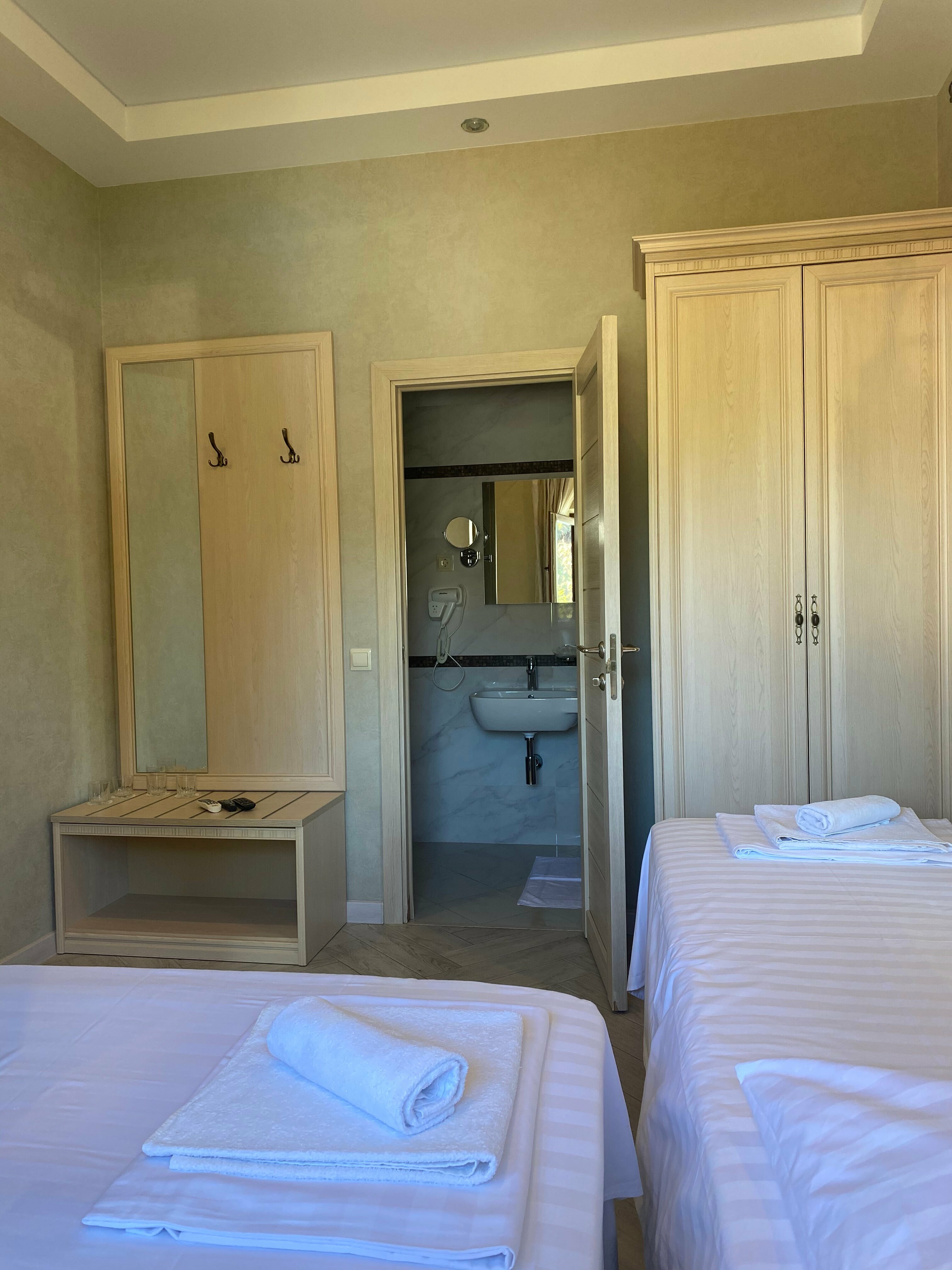 Люкс с видом на бассейн