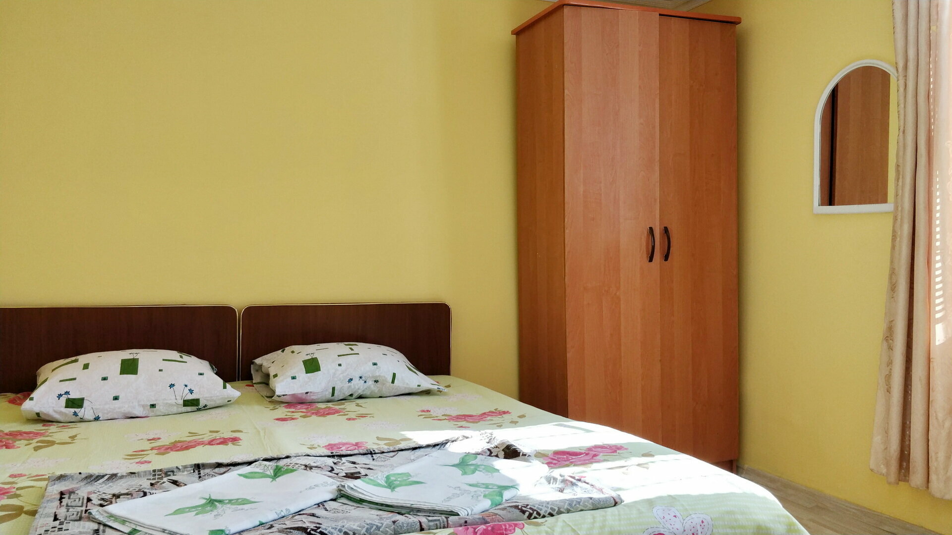 Двухместный номер с 1 кроватью и общим туалетом