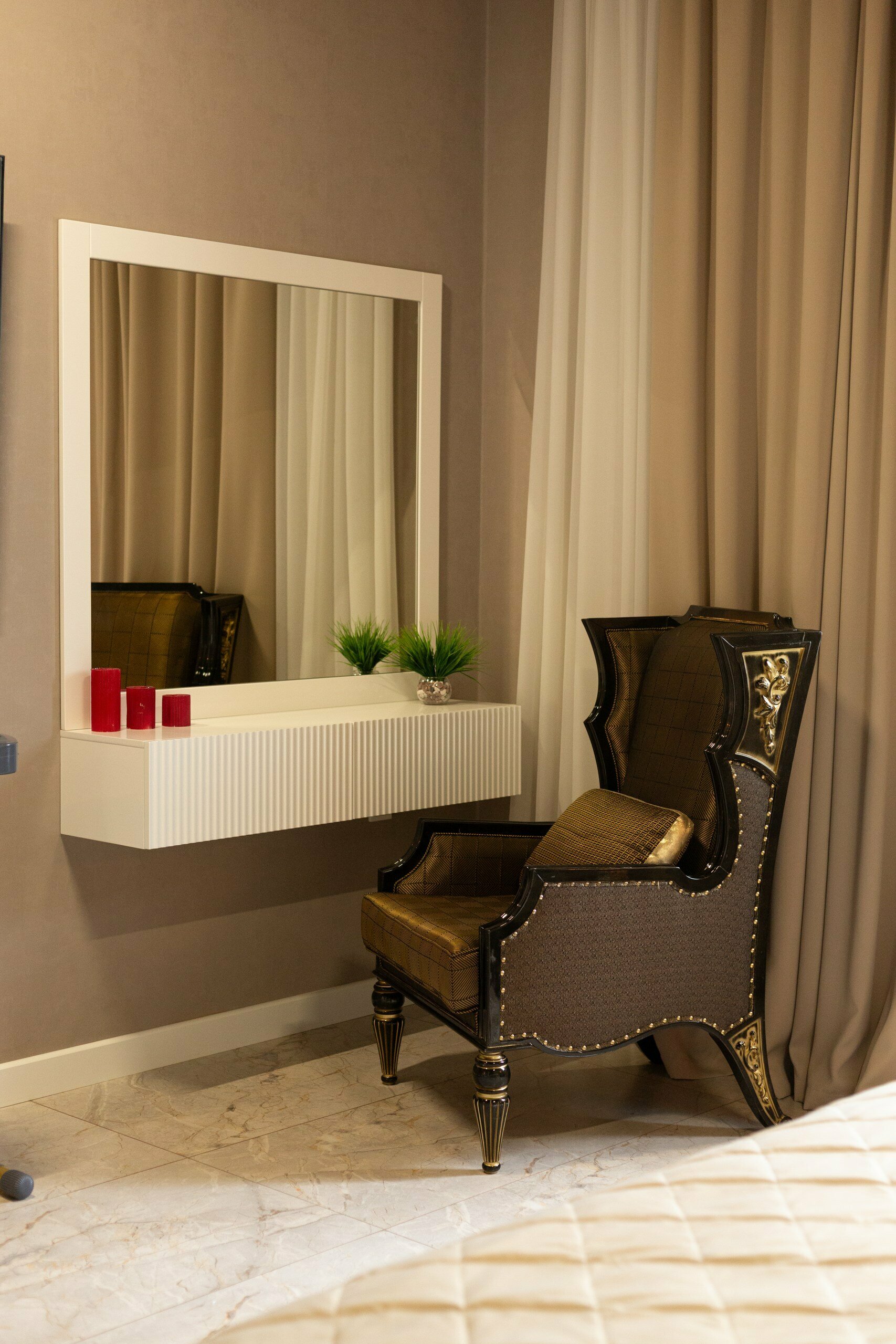 Двухкомнатная комната с собственным двориком