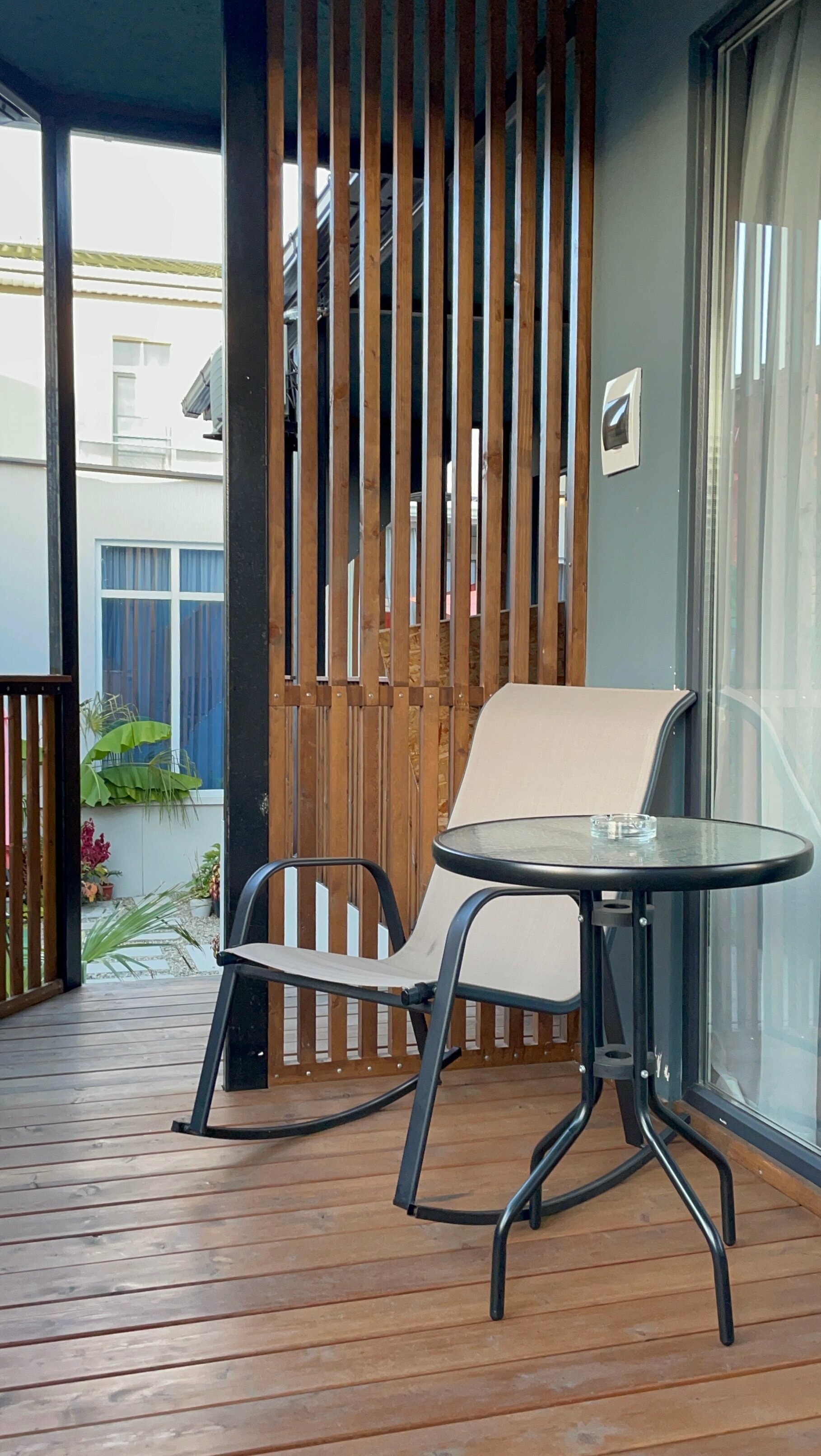 Номер 1 корица