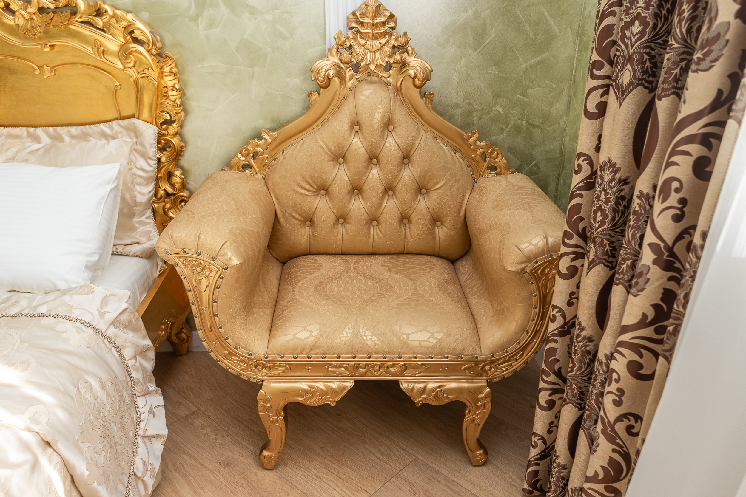 Номер Делюкс