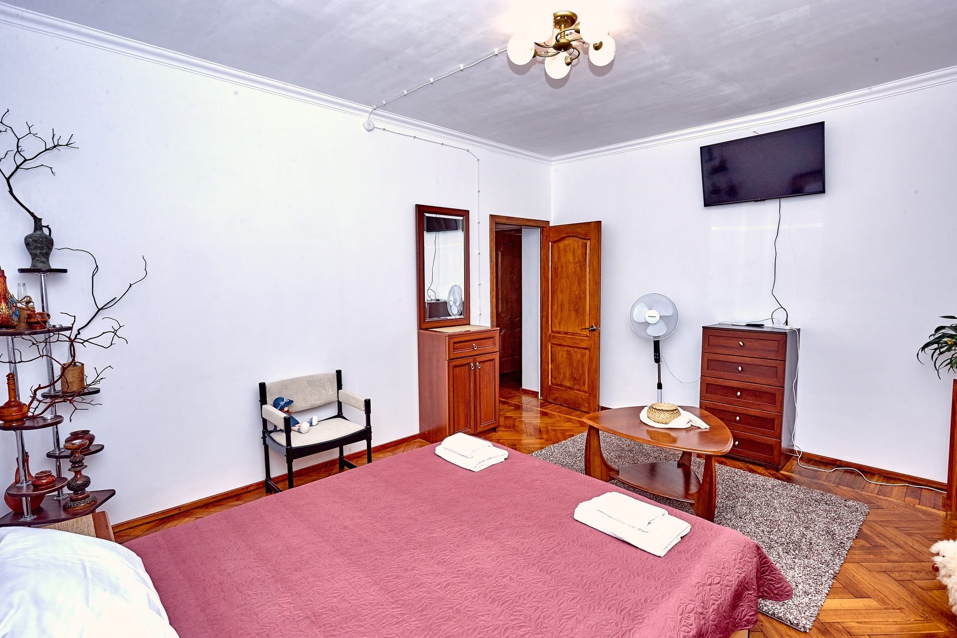 Четырехместный номер с ванной комнатой