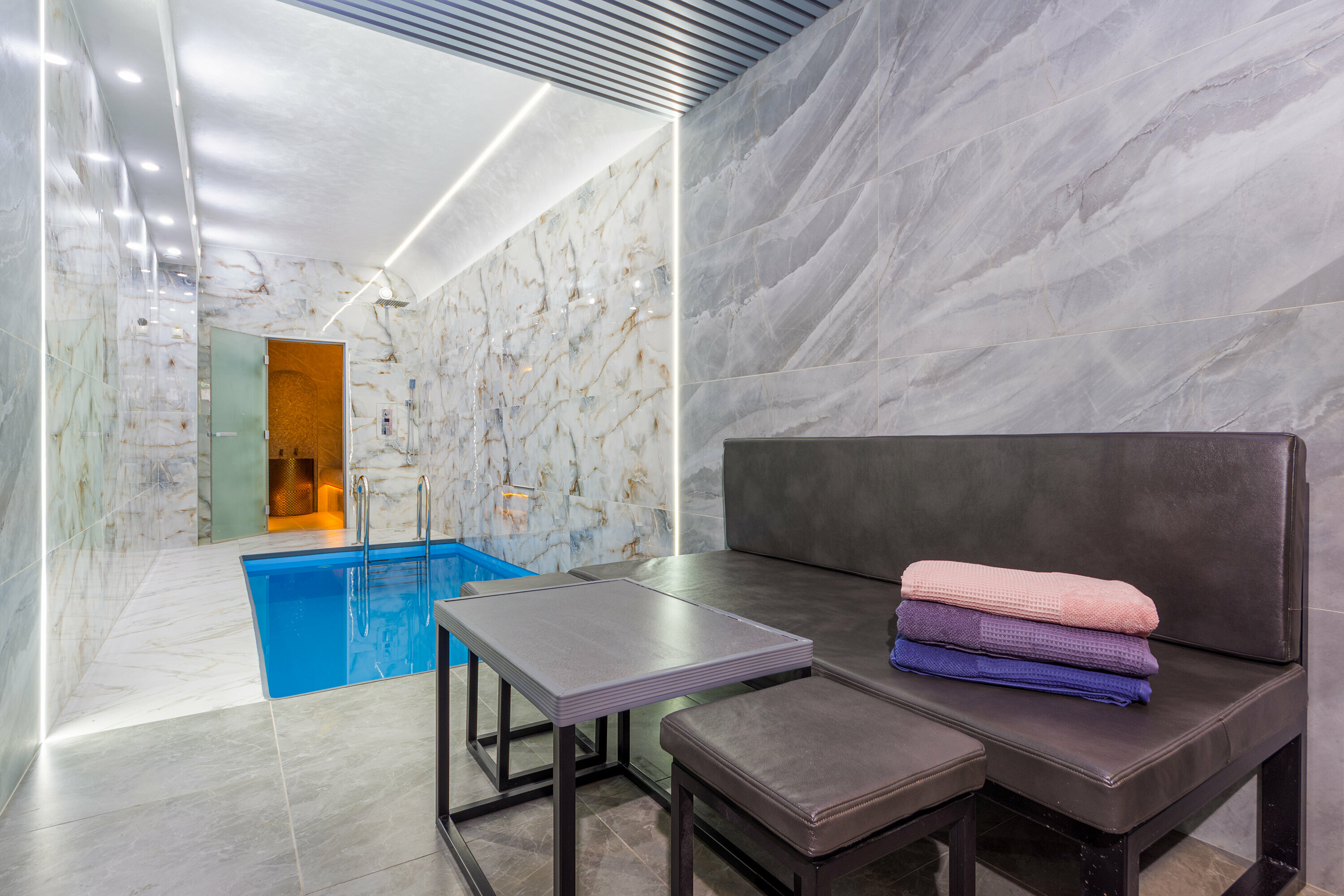 Коттедж с собственным бассейном