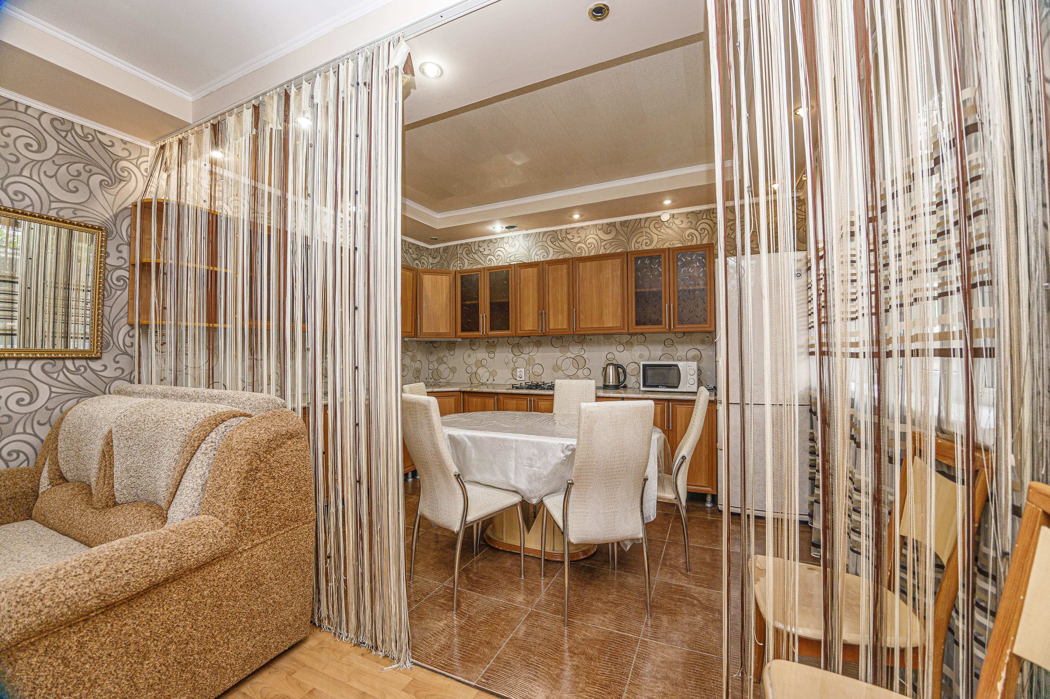 10ти местные Апартаменты у бассейна Трехкомнатные с кухней