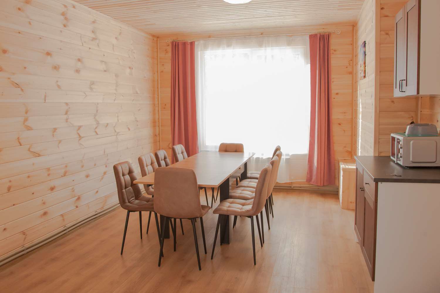 Одноэтажный коттедж с двумя комнатами