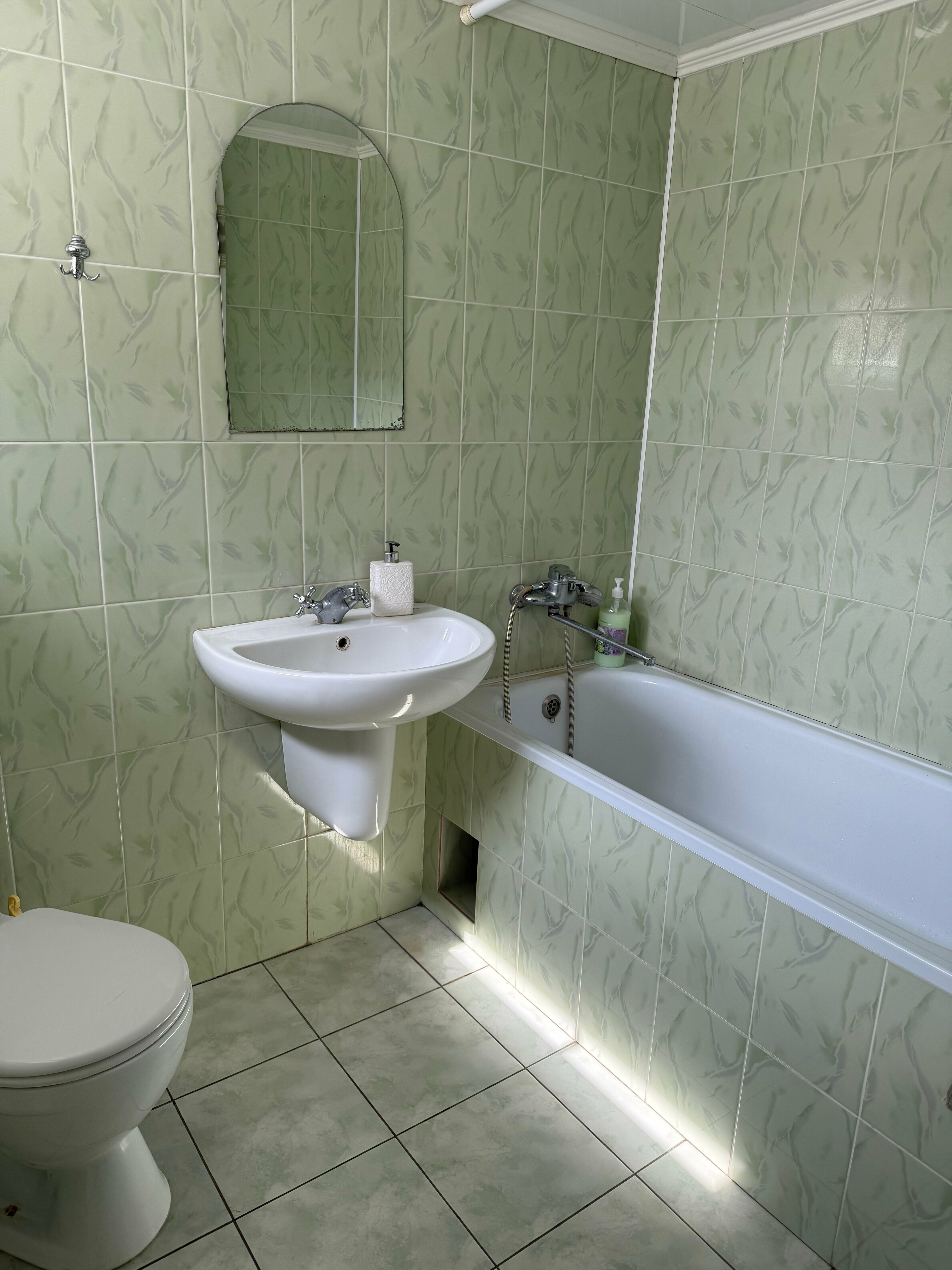 Cемейный номер с собственной ванной комнатой