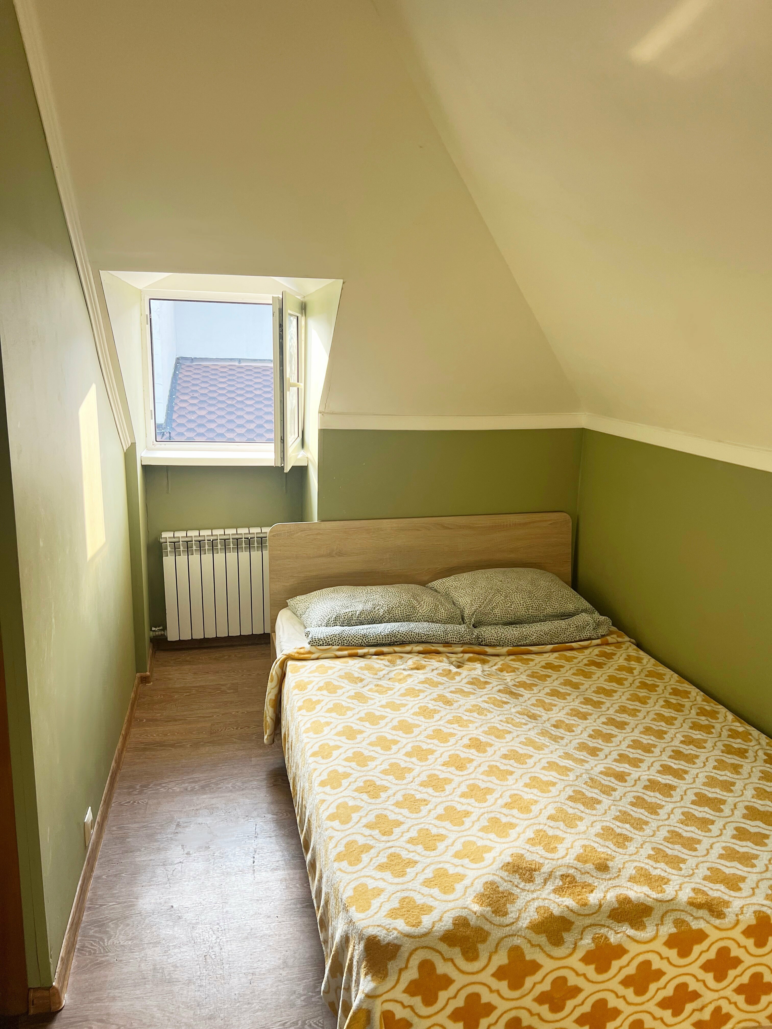 Небольшой двухместный номер с 1 кроватью