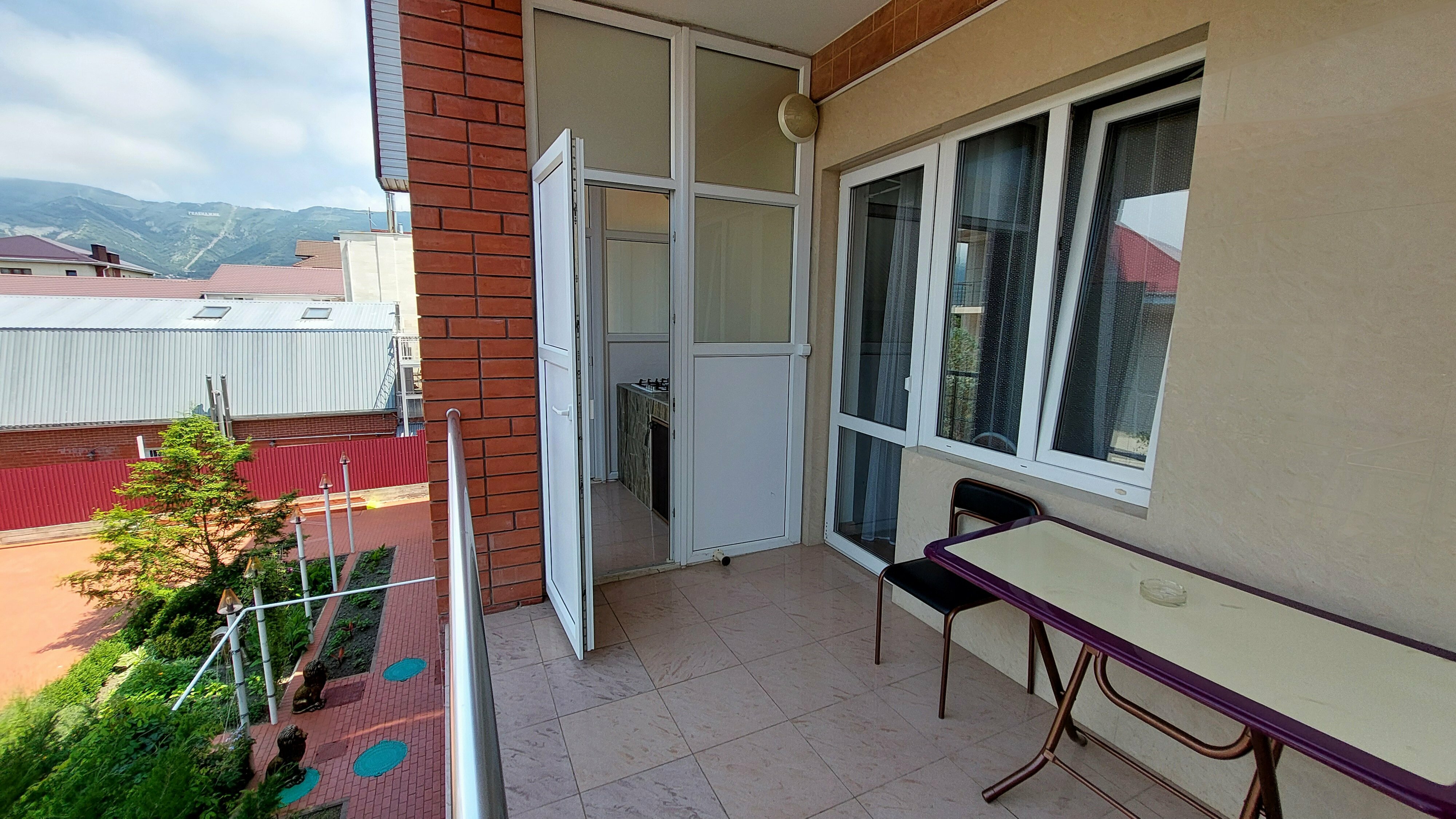 Полулюкс с балконом