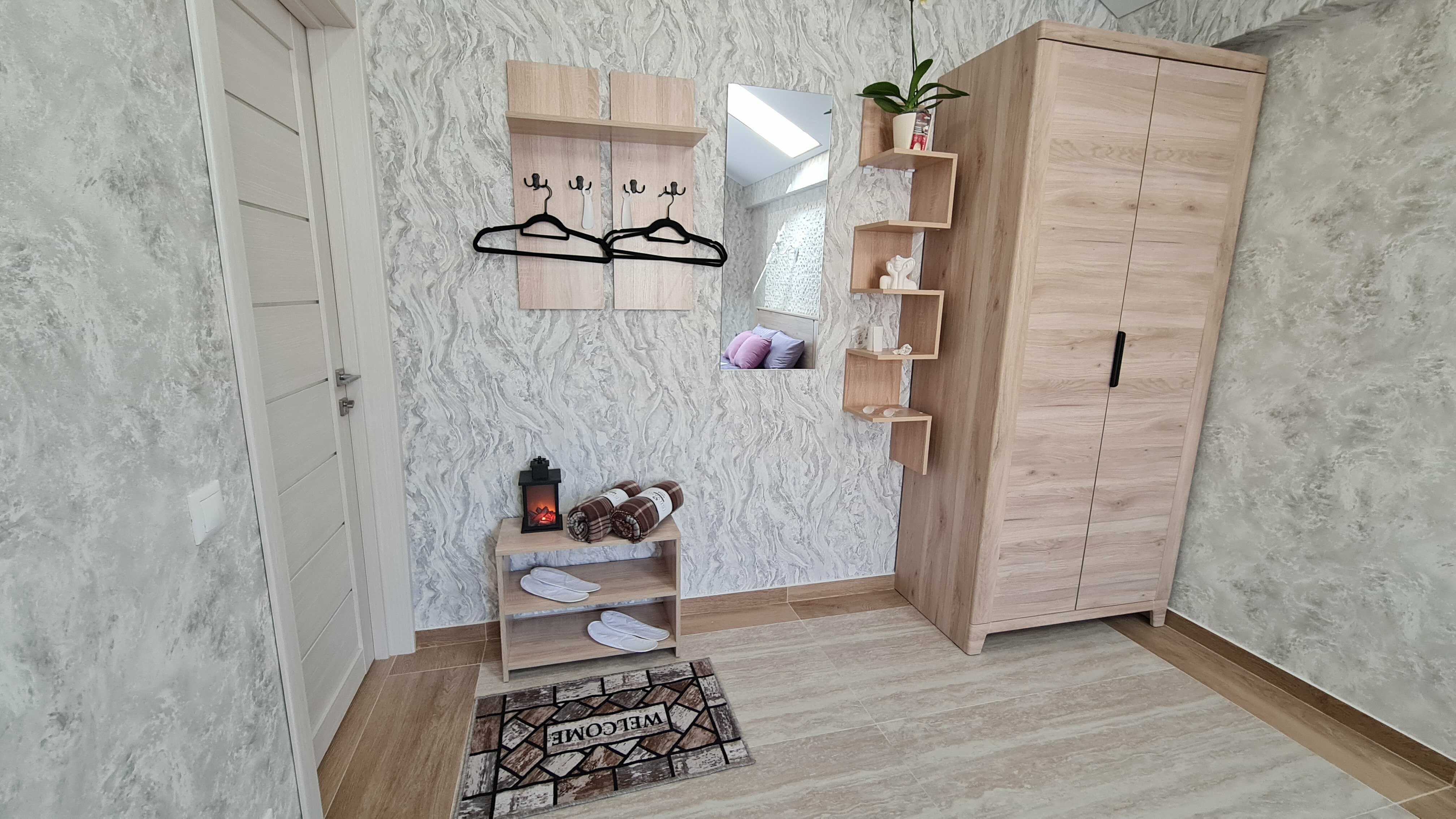 Семейный номер премиум SOUL 6 с балконом, вид на горы и озеро, 2 этаж