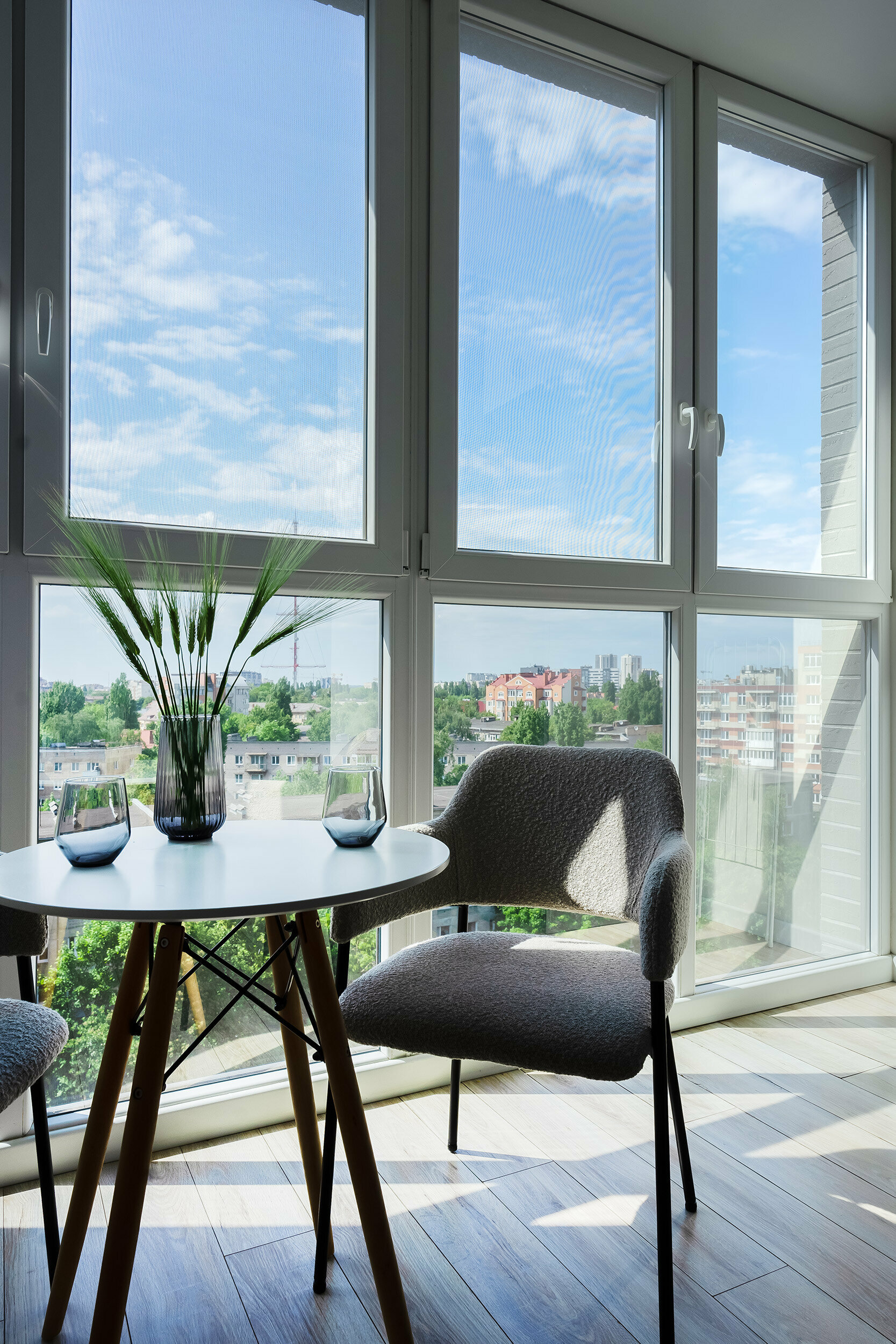 Студия "Серая" с лоджией