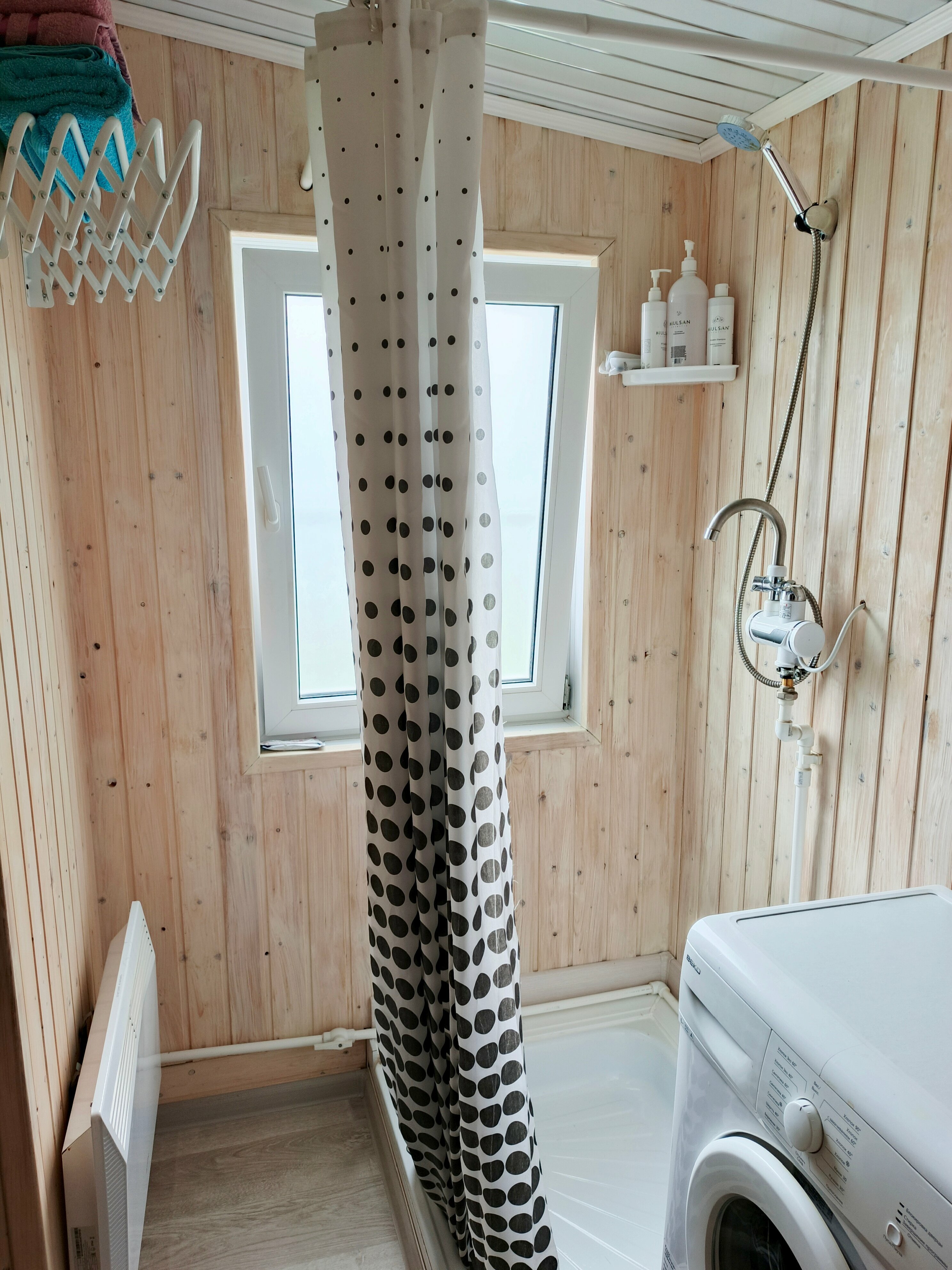 Дом Стрела с баней на берегу водоема с баней и очагом