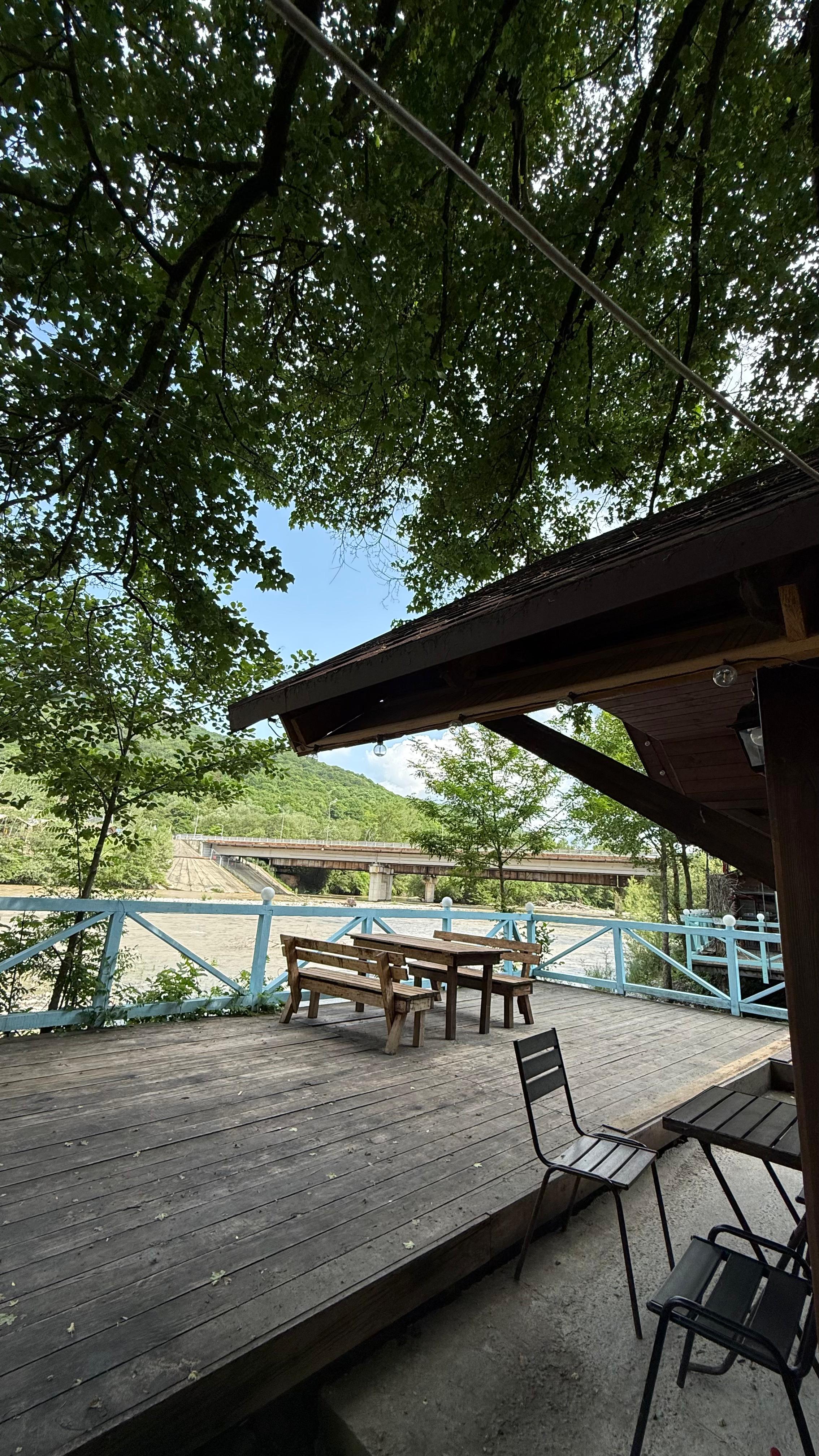 Бунгало  с видом на реку и горы