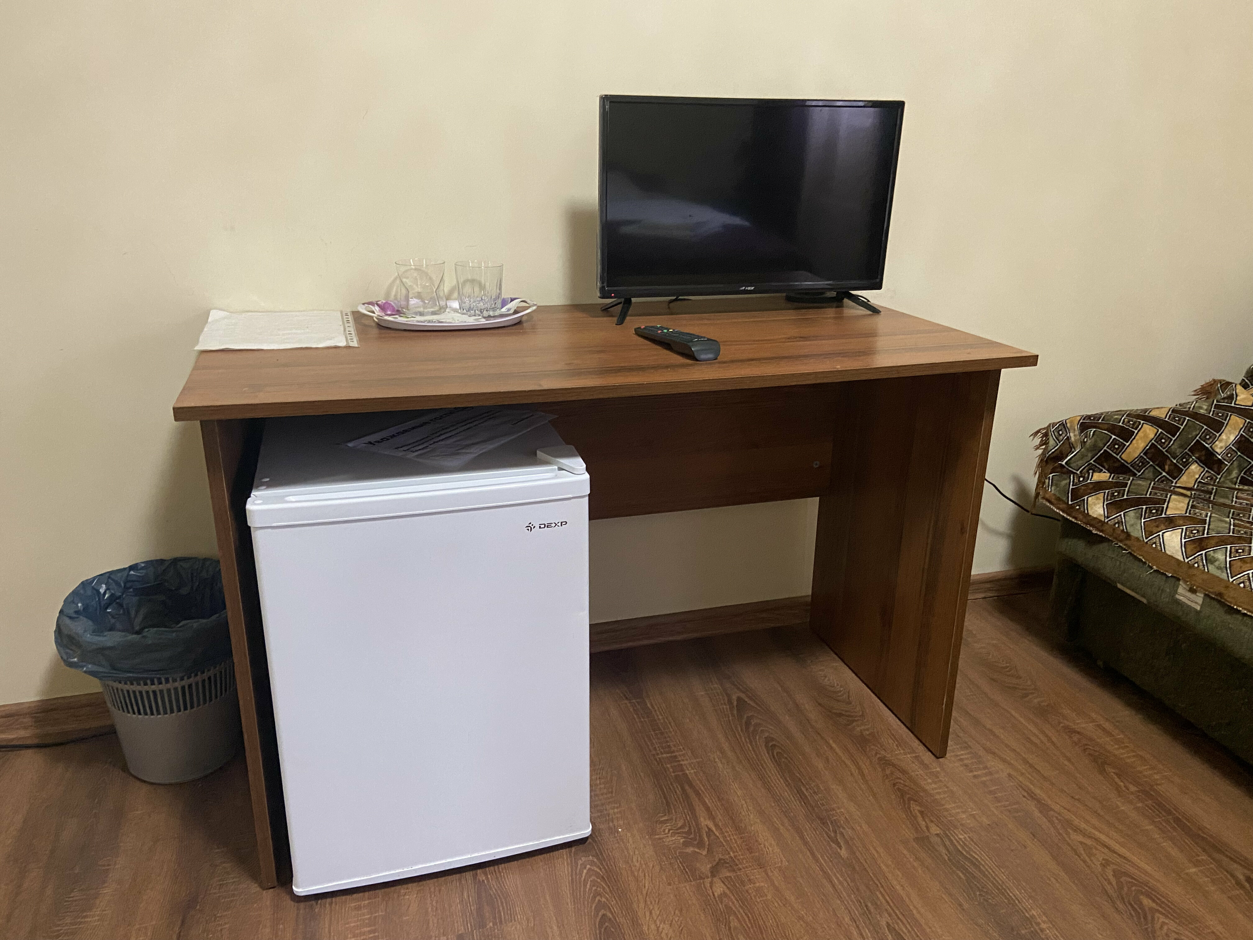 Двухместный улучшенный номер с двуспальной кроватью с туалетом в номере