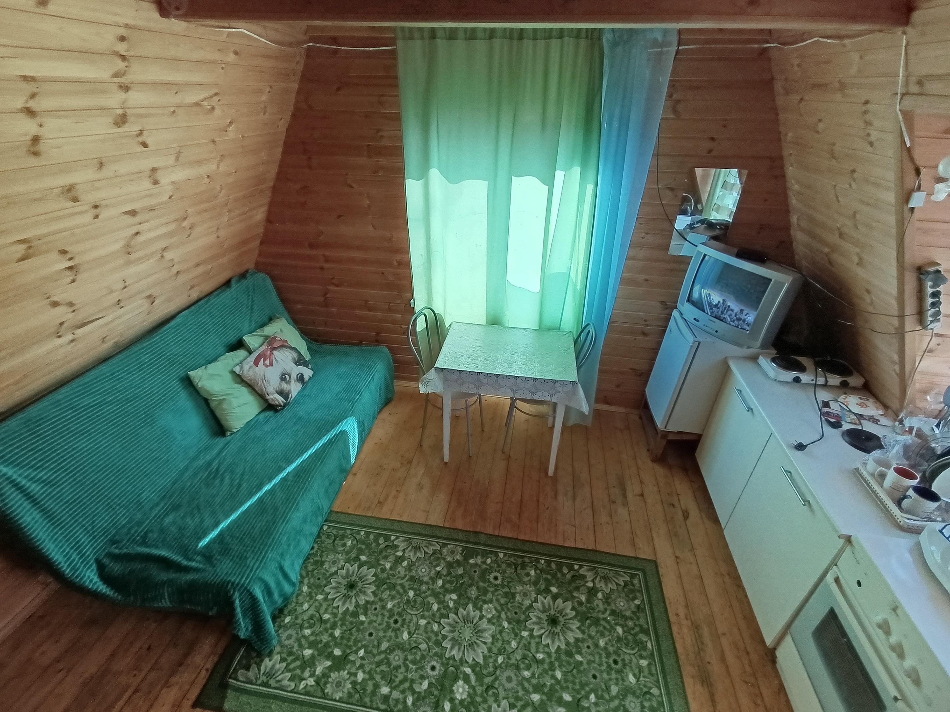 Дом с сауной и с палубой. 70 м до пляжа