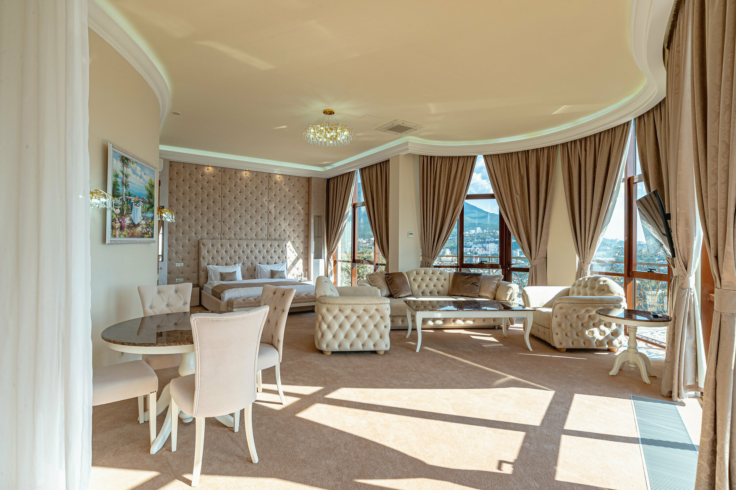 Люкс с балконом