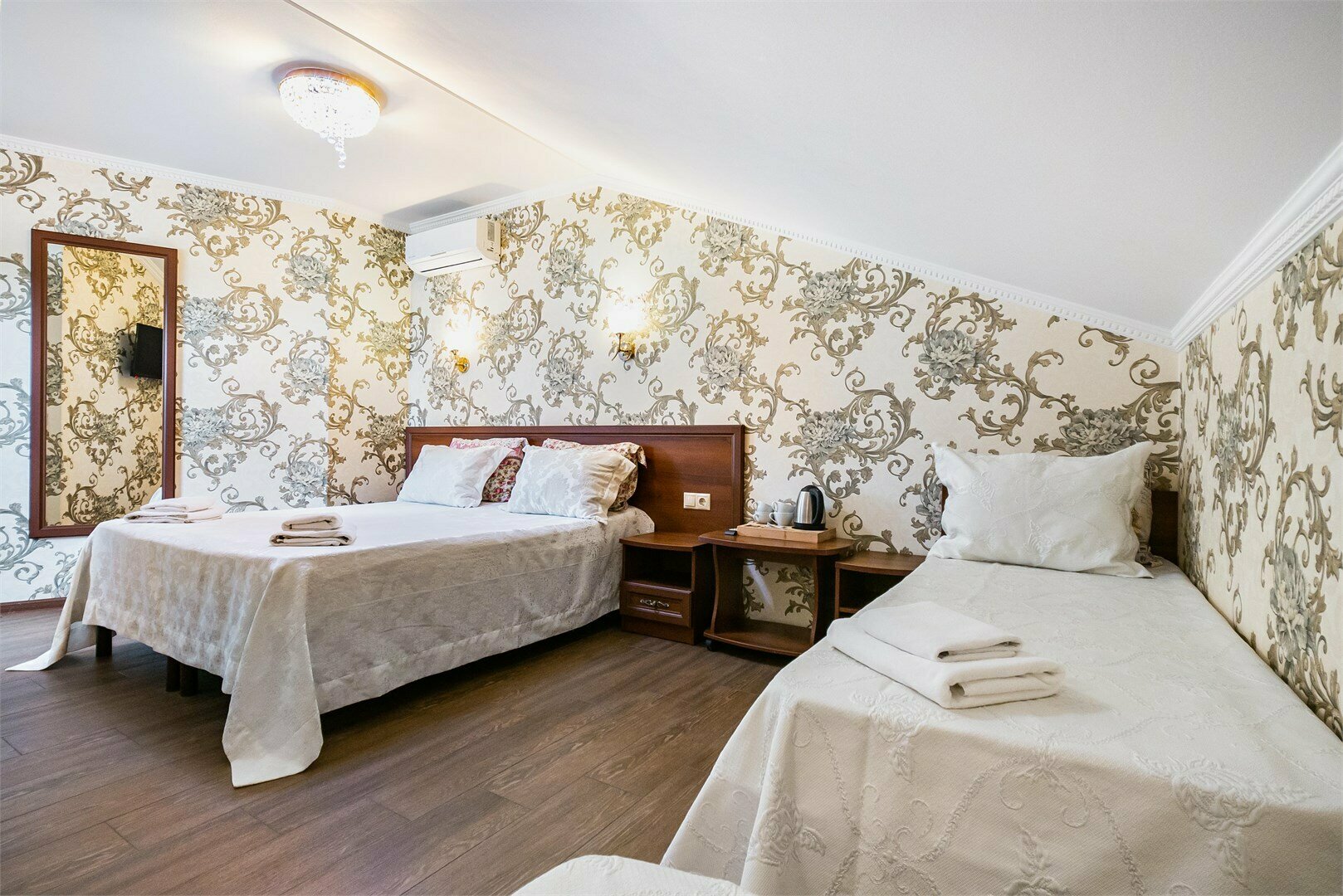 Студио трехместный