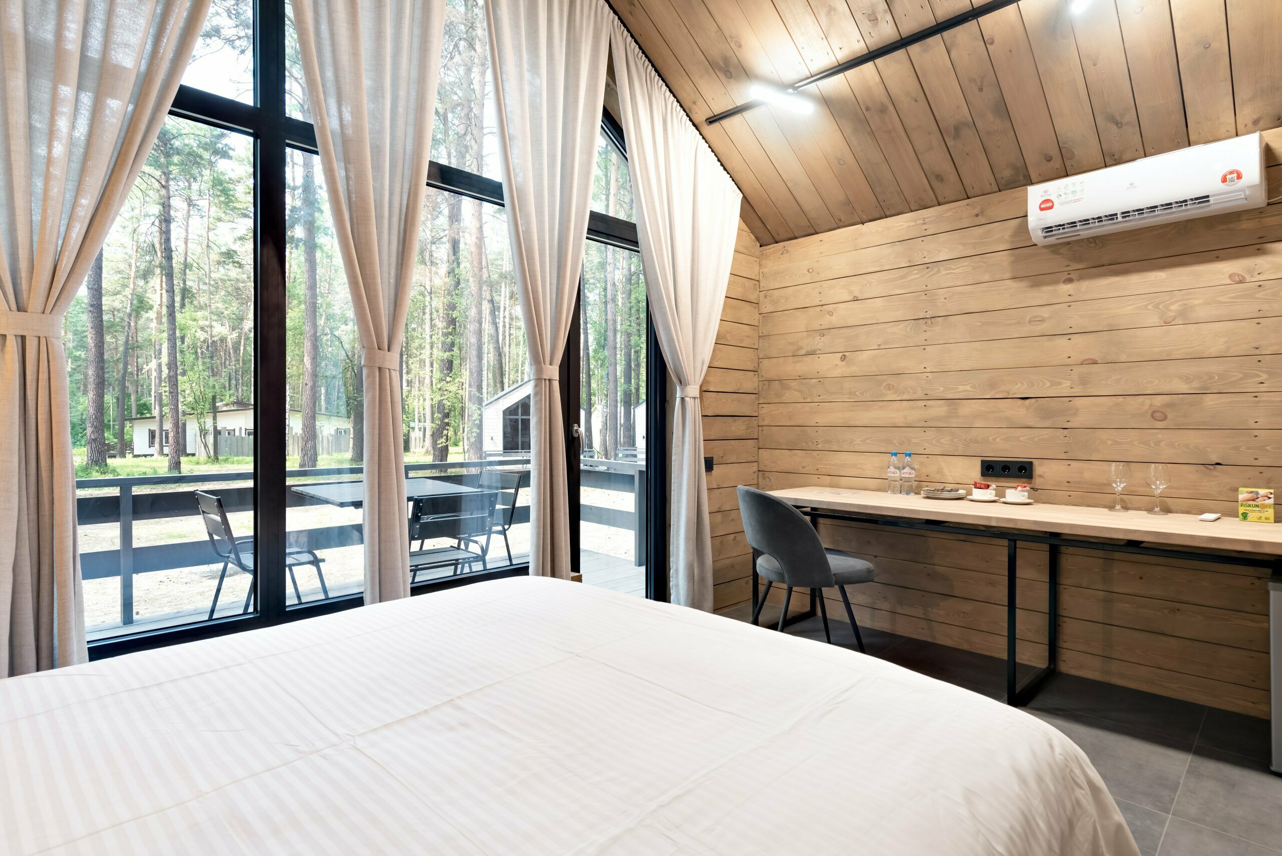 Панорамный домик семейный