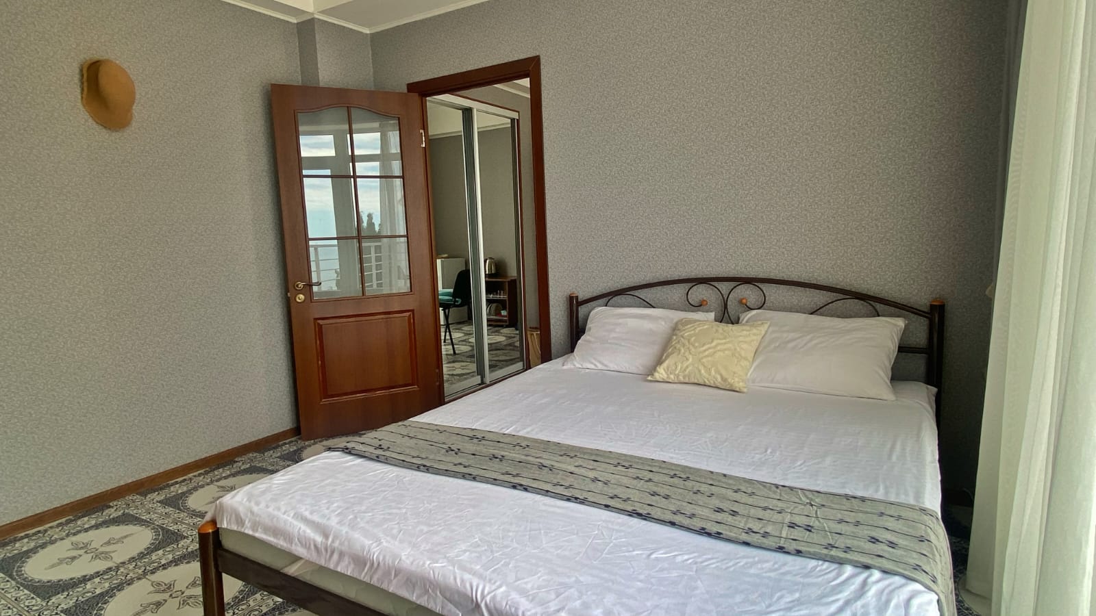 Семейный номер с видом на море