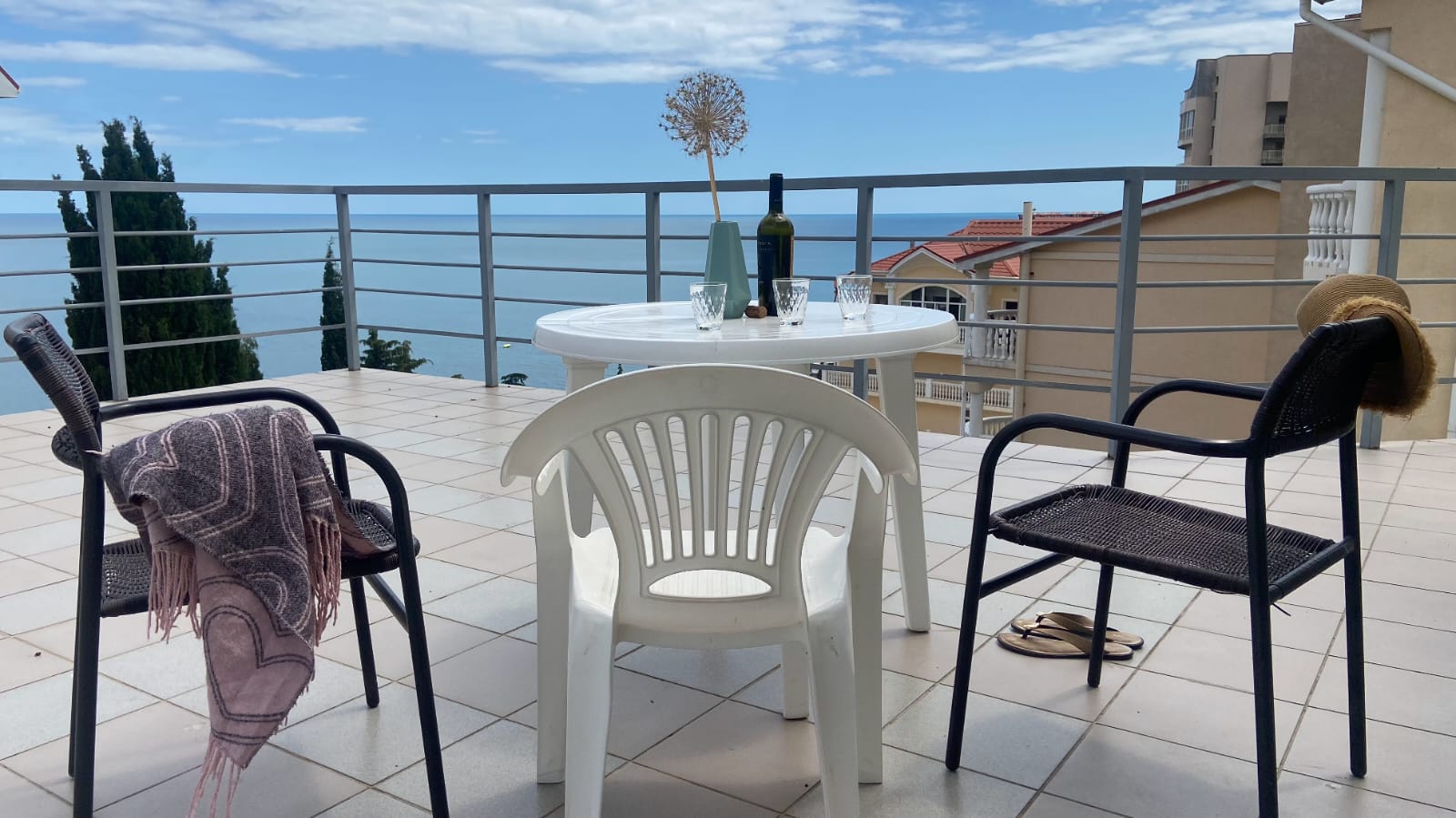 Семейный номер с видом на море