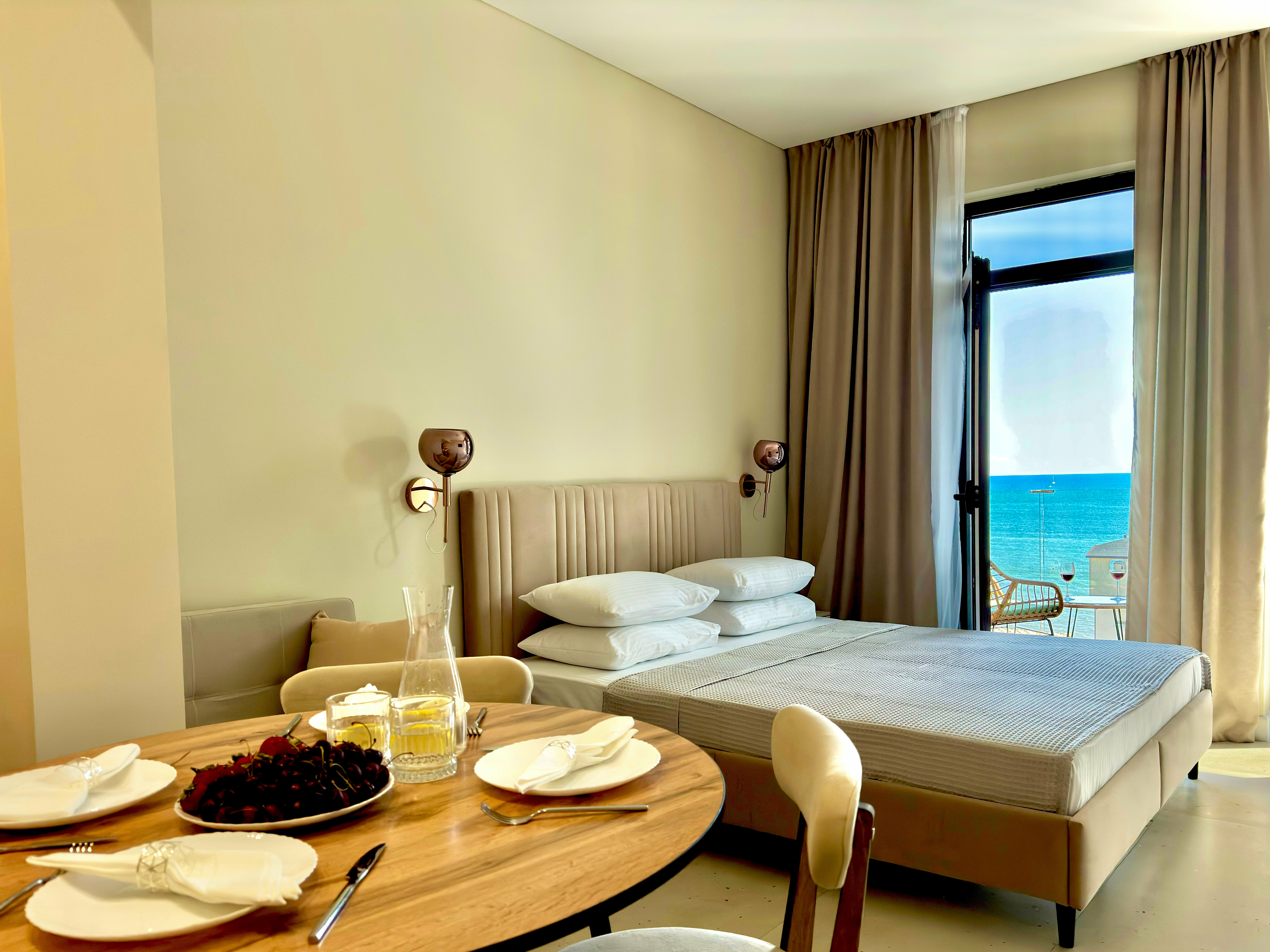 Делюкс с видом на море и балконом "OkoloMorya"