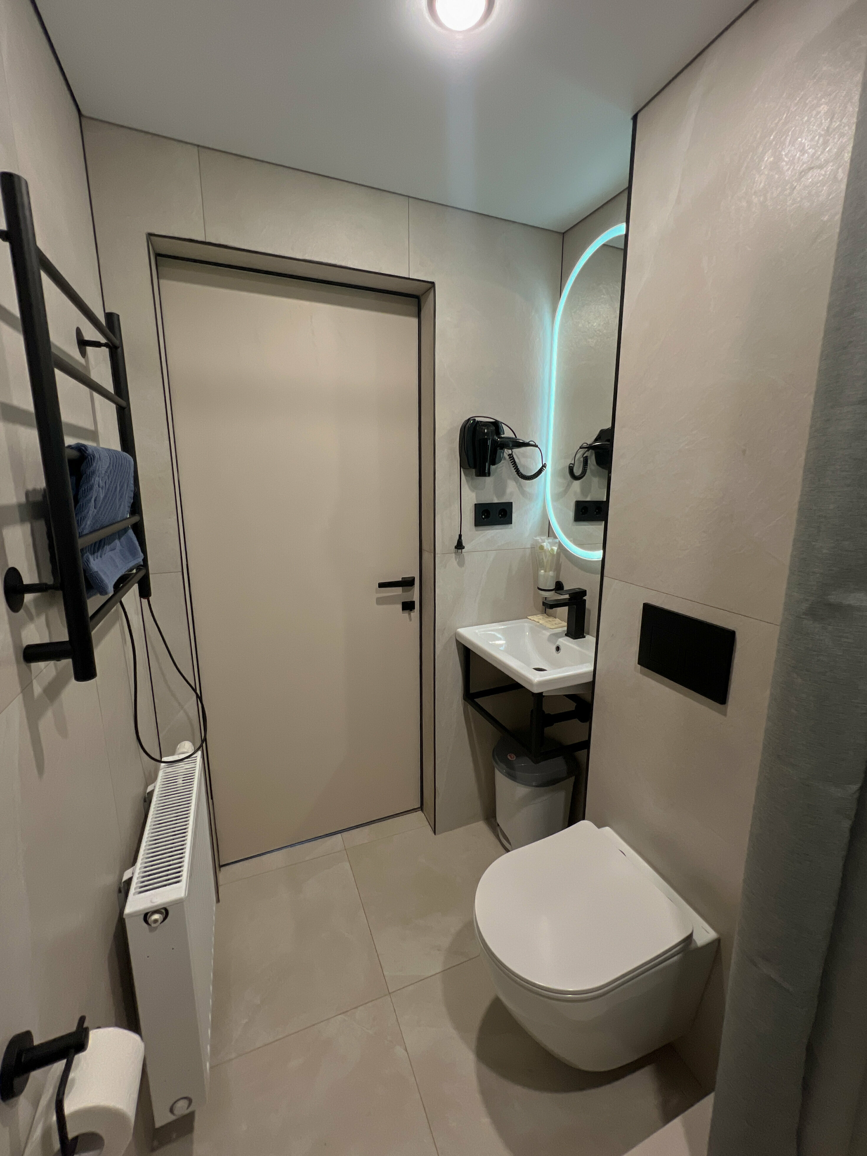 Коттедж с 3 спальнями, баней и купелью  (растопка бани и купели не включены в стоимость)