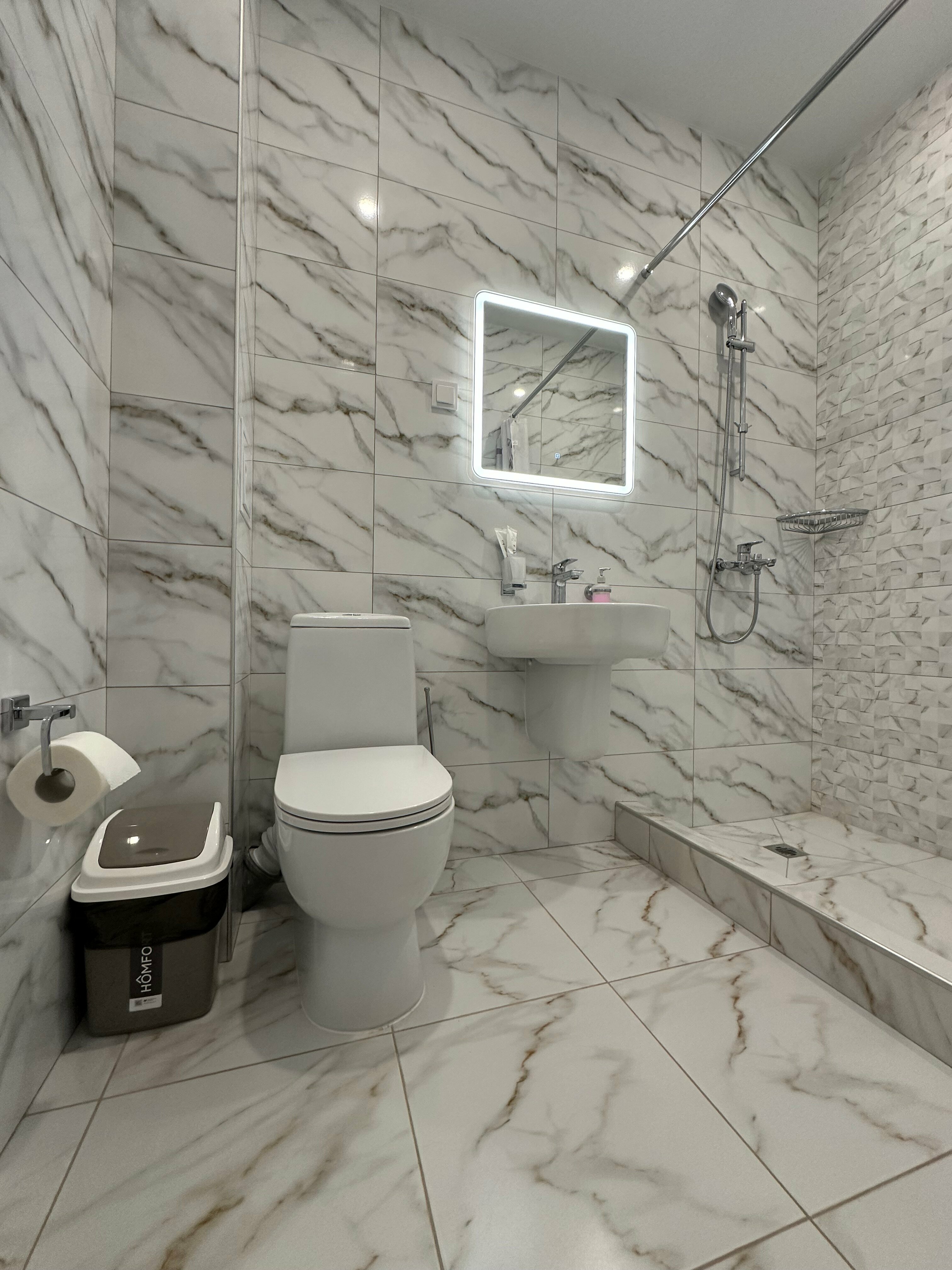 Полулюкс с балконом