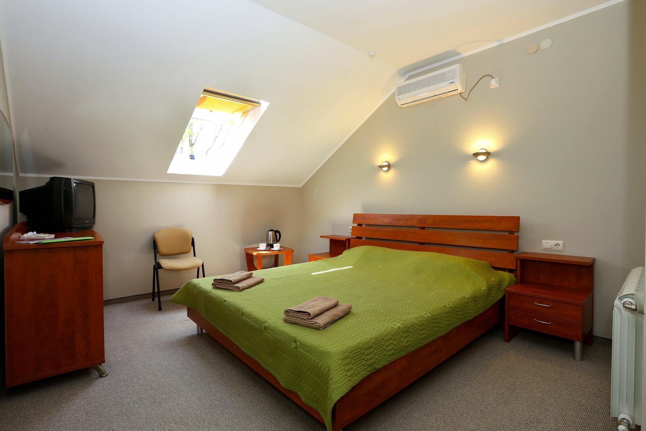 Двухместный номер с 1 кроватью (мансарда)