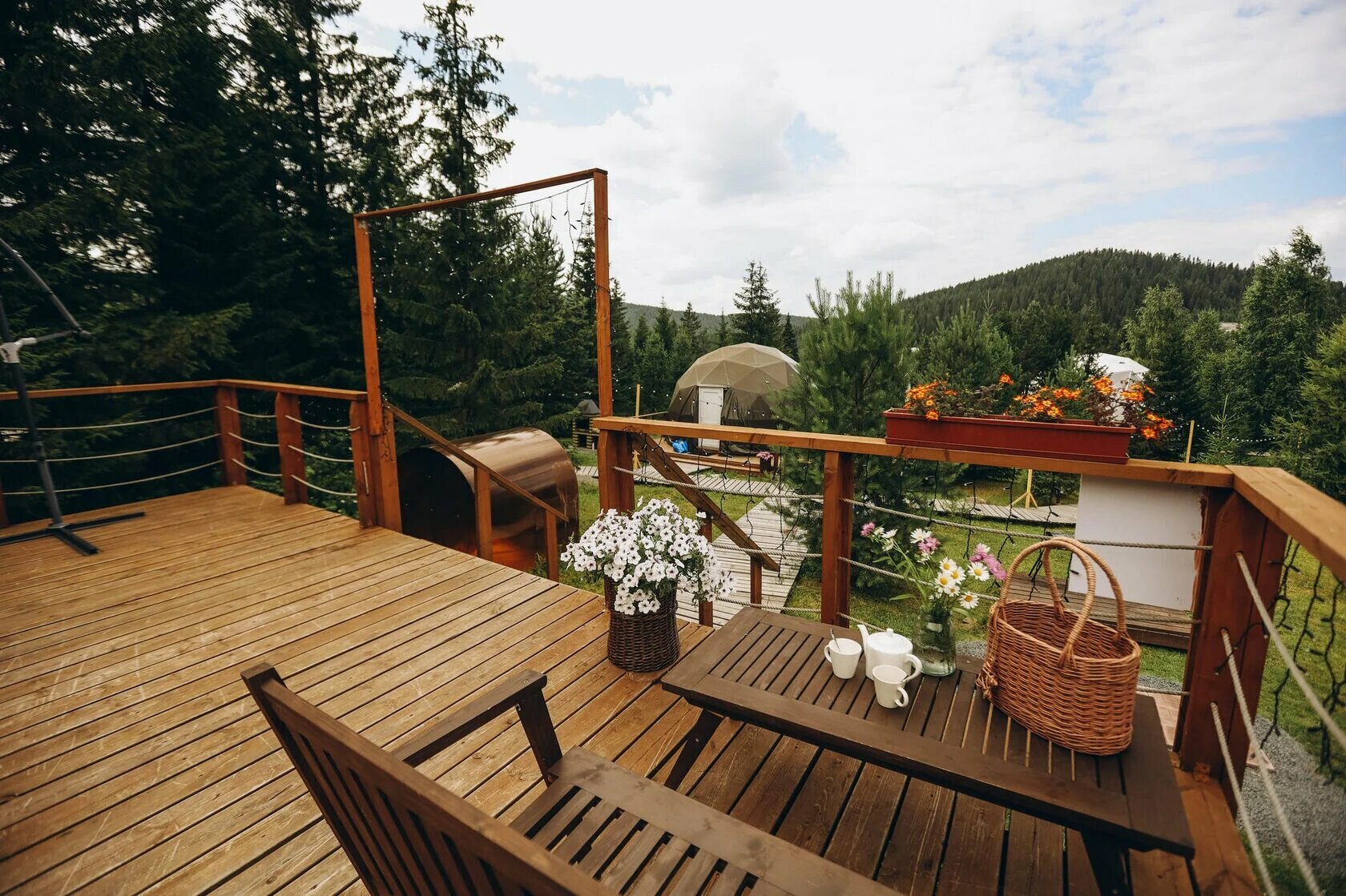 Шатер на горке