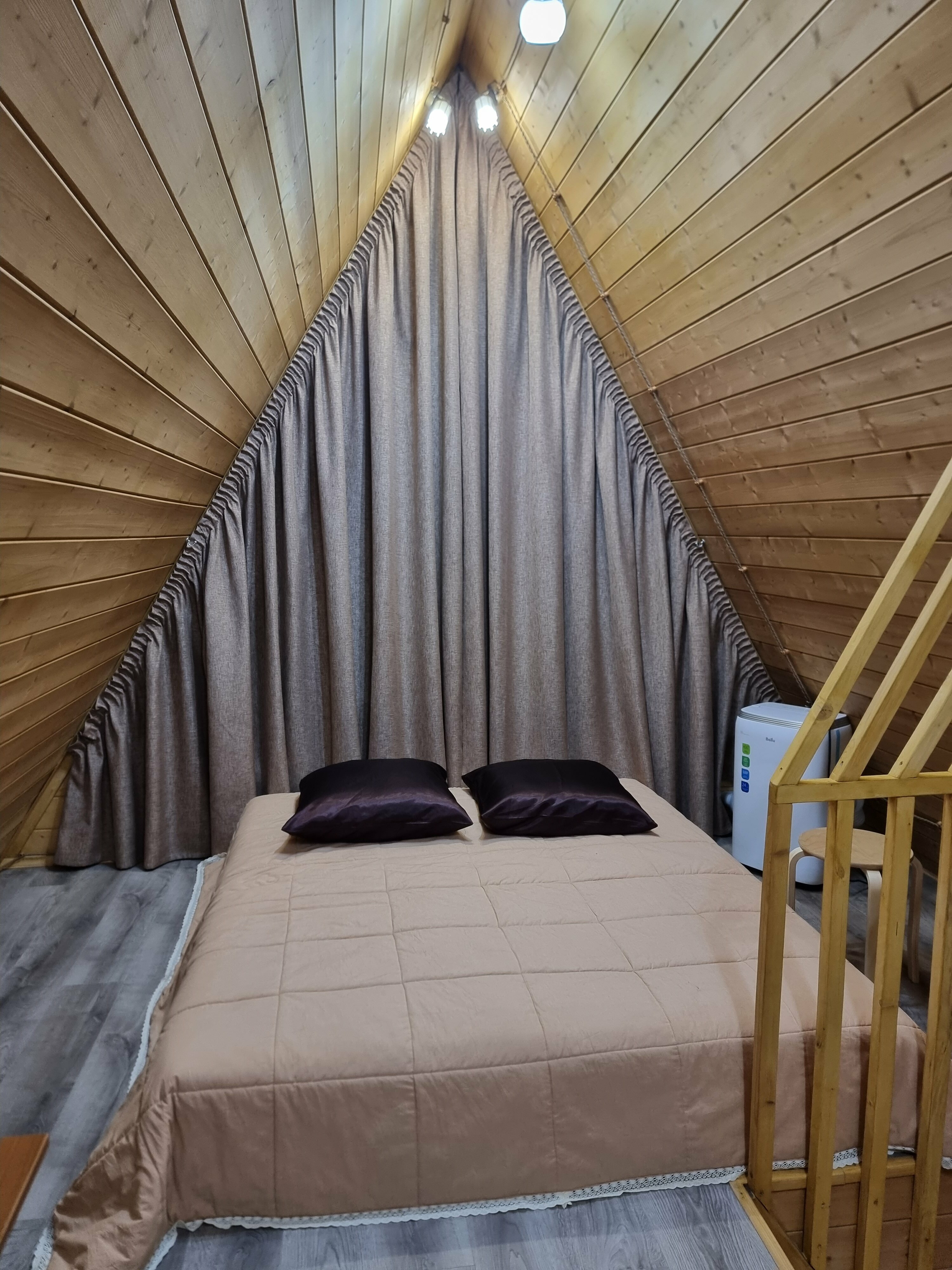 Загородный дом у  подножья горы Змейка с баней, бассейном, джакузи и мангальной зоной в саду  и др. условиями