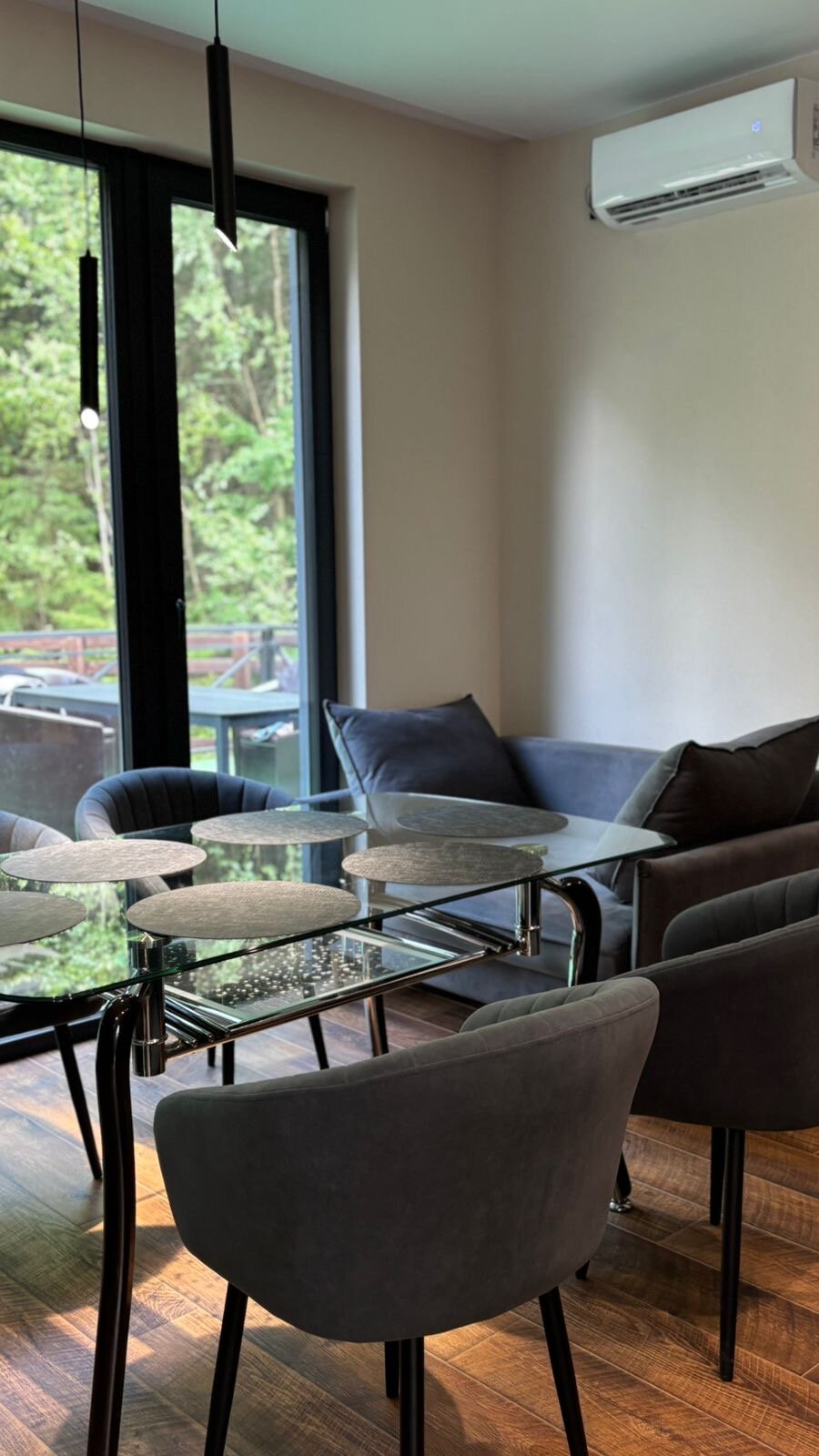 Дом с видом на лес