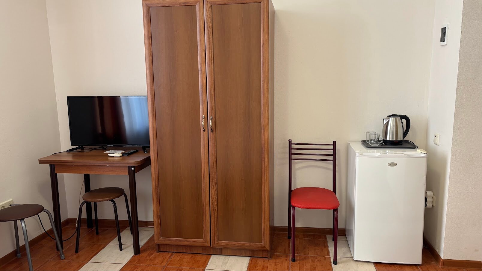 Трехместный номер с собственной ванной комнатой