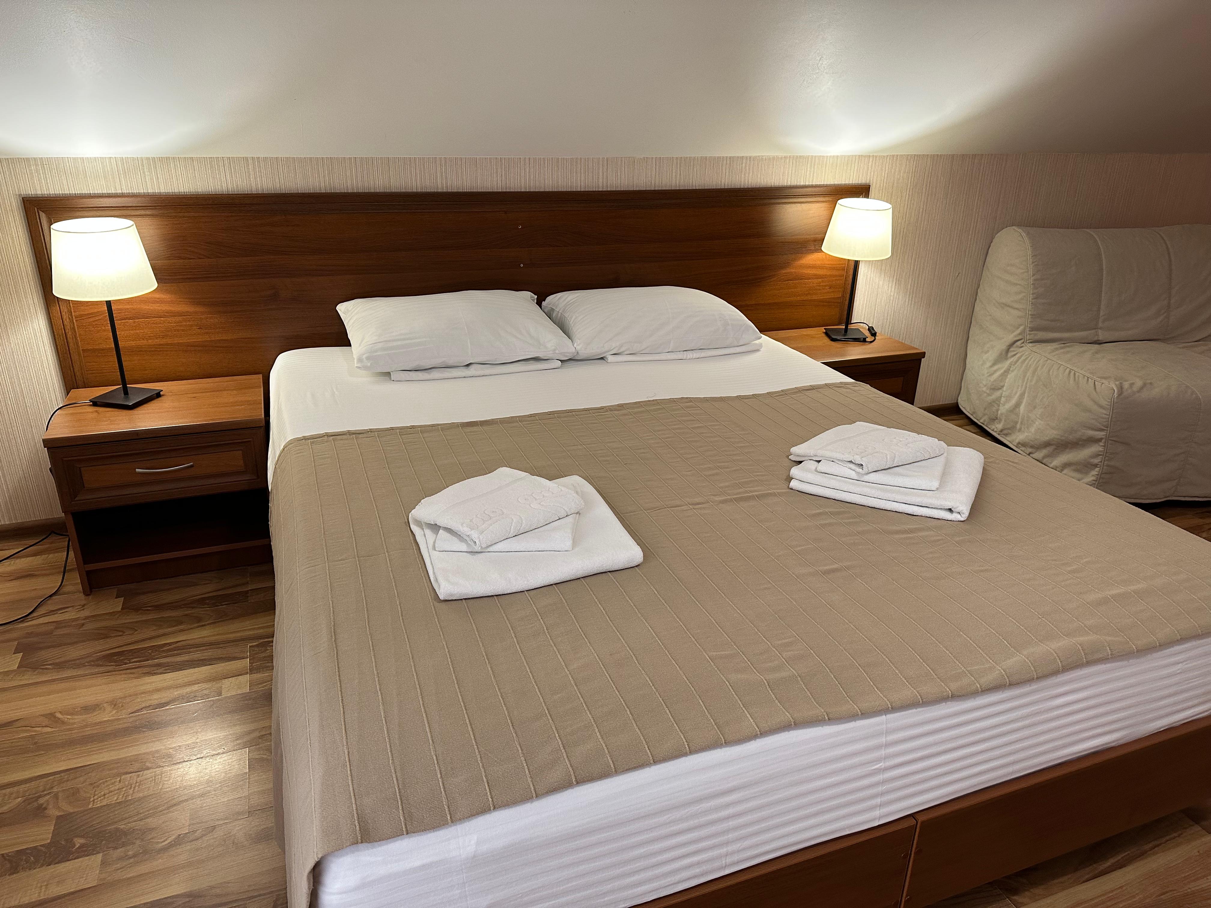 Улучшенный двухместный номер с 1 кроватью или 2 отдельными кроватями