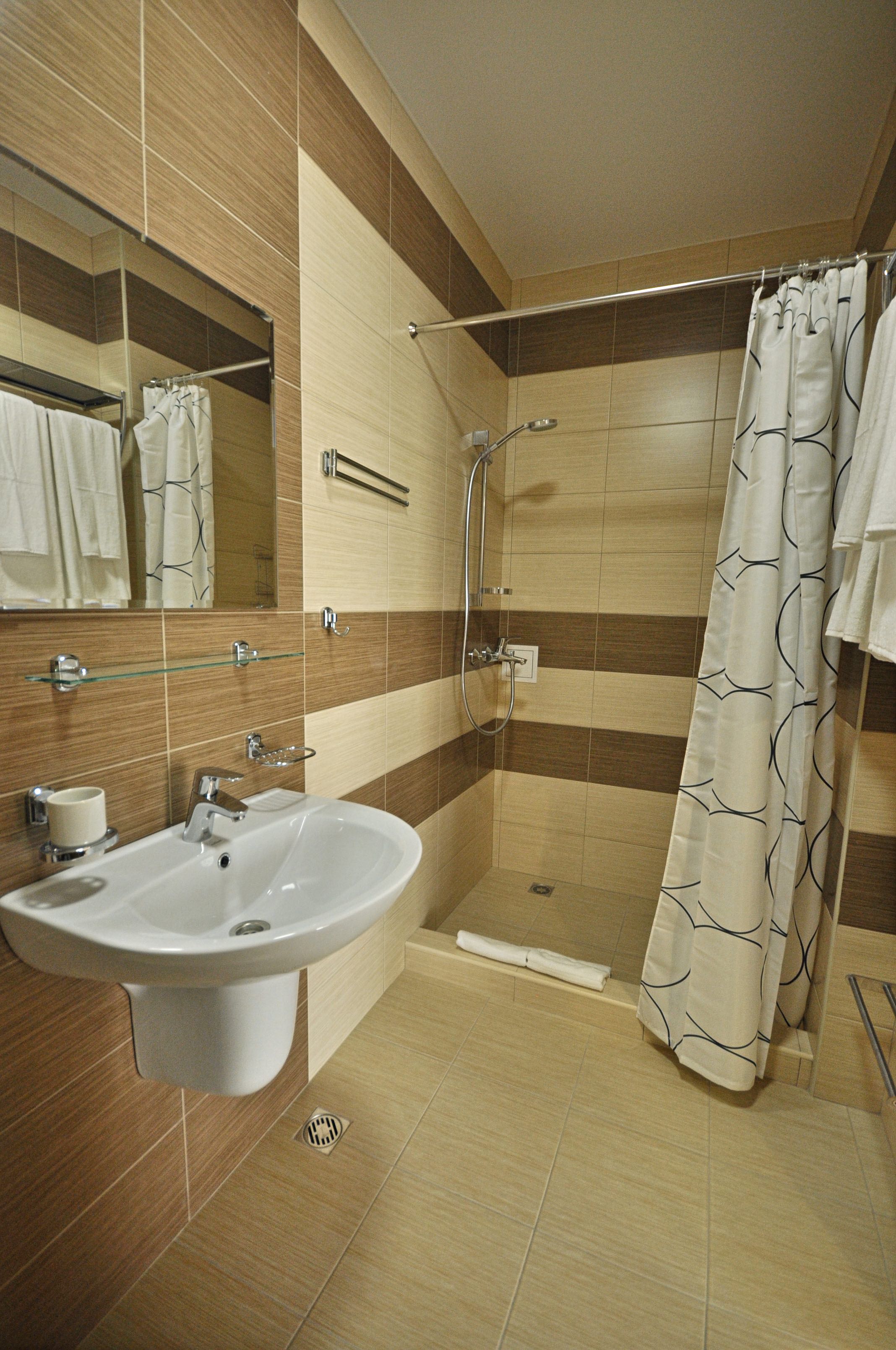 Улучшенный двухместный номер на мансарде с видом на горы