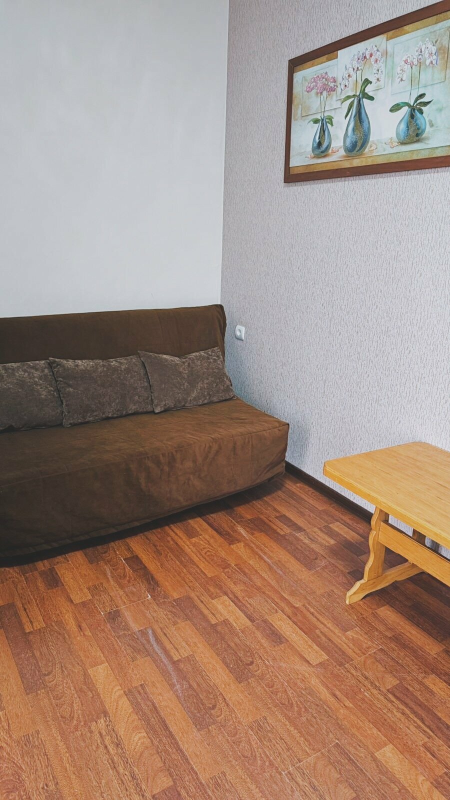 Номер-студия с кроватью размера "king-size" и диван-кроватью