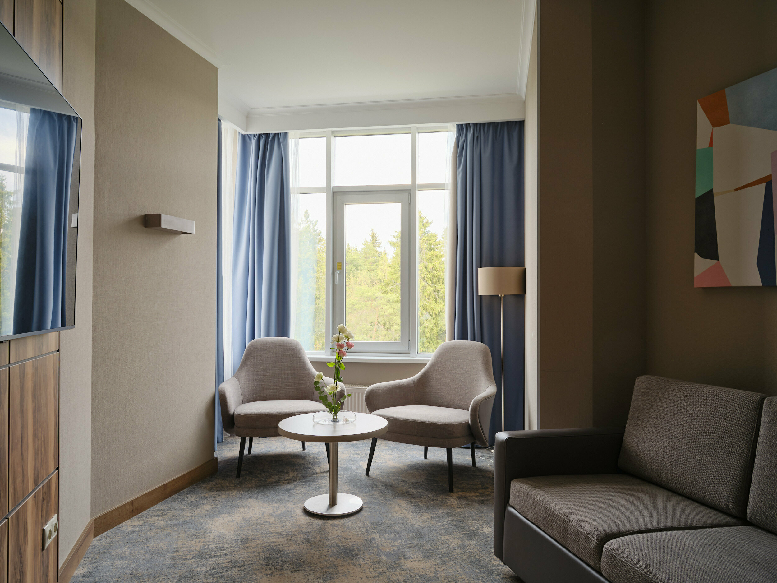 Семейный Люкс на сторону парка заезд в 17:00 выезд до 15:00