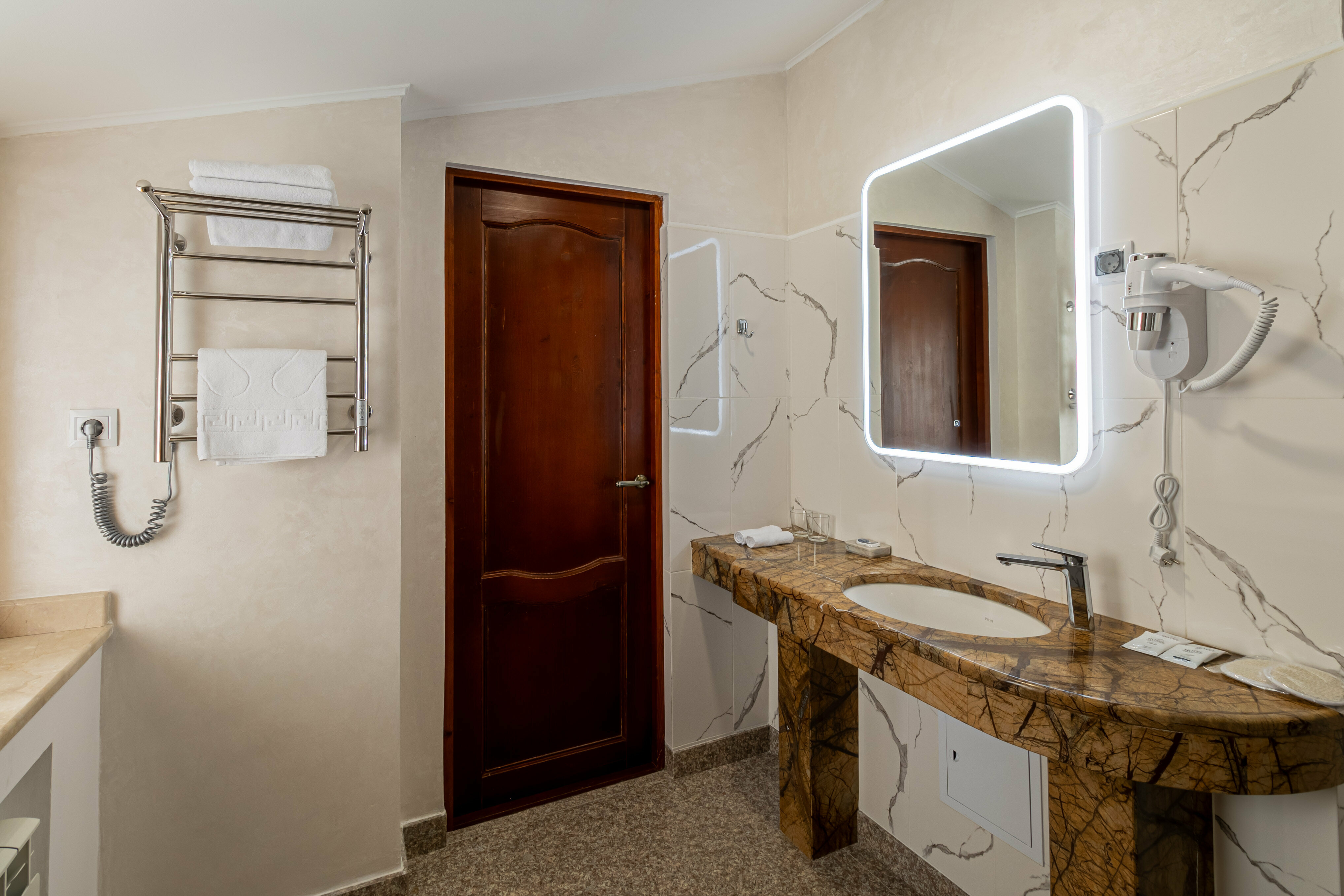 Улучшенный номер на мансардном этаже (№3)