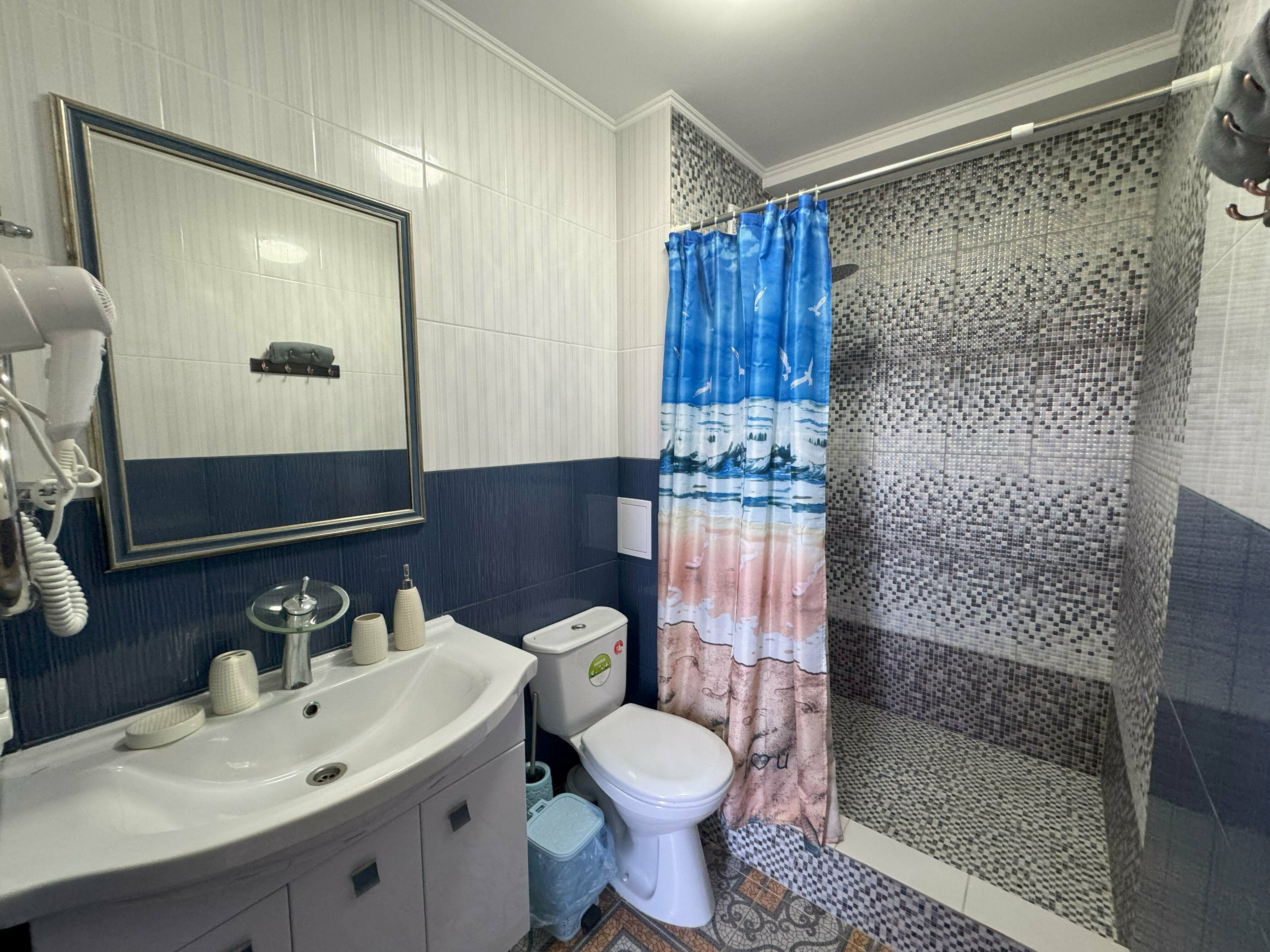 №10 Полулюкс до 3-х человек + 1 доп место